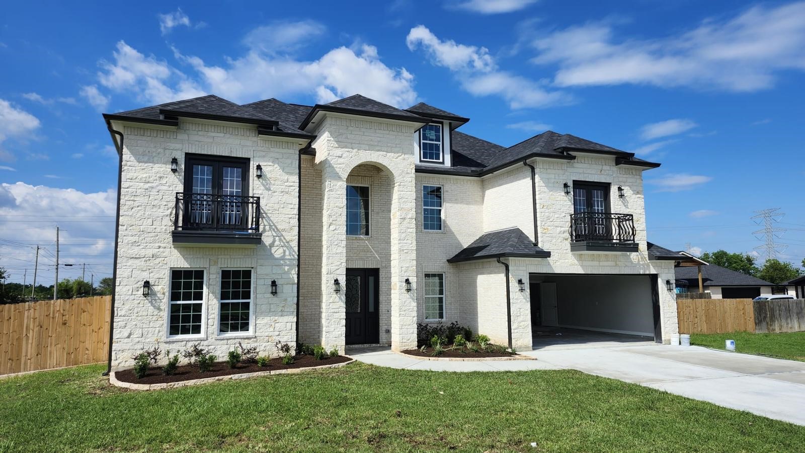 Listing photo 1