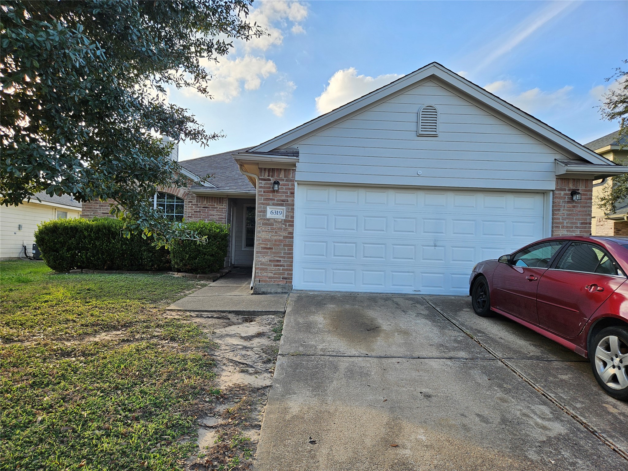 Listing photo 1