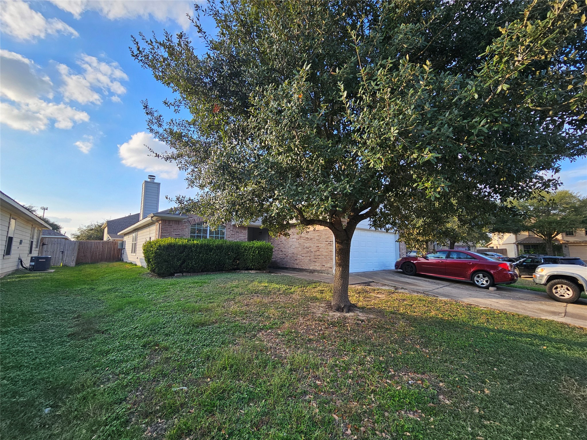 Listing photo 3