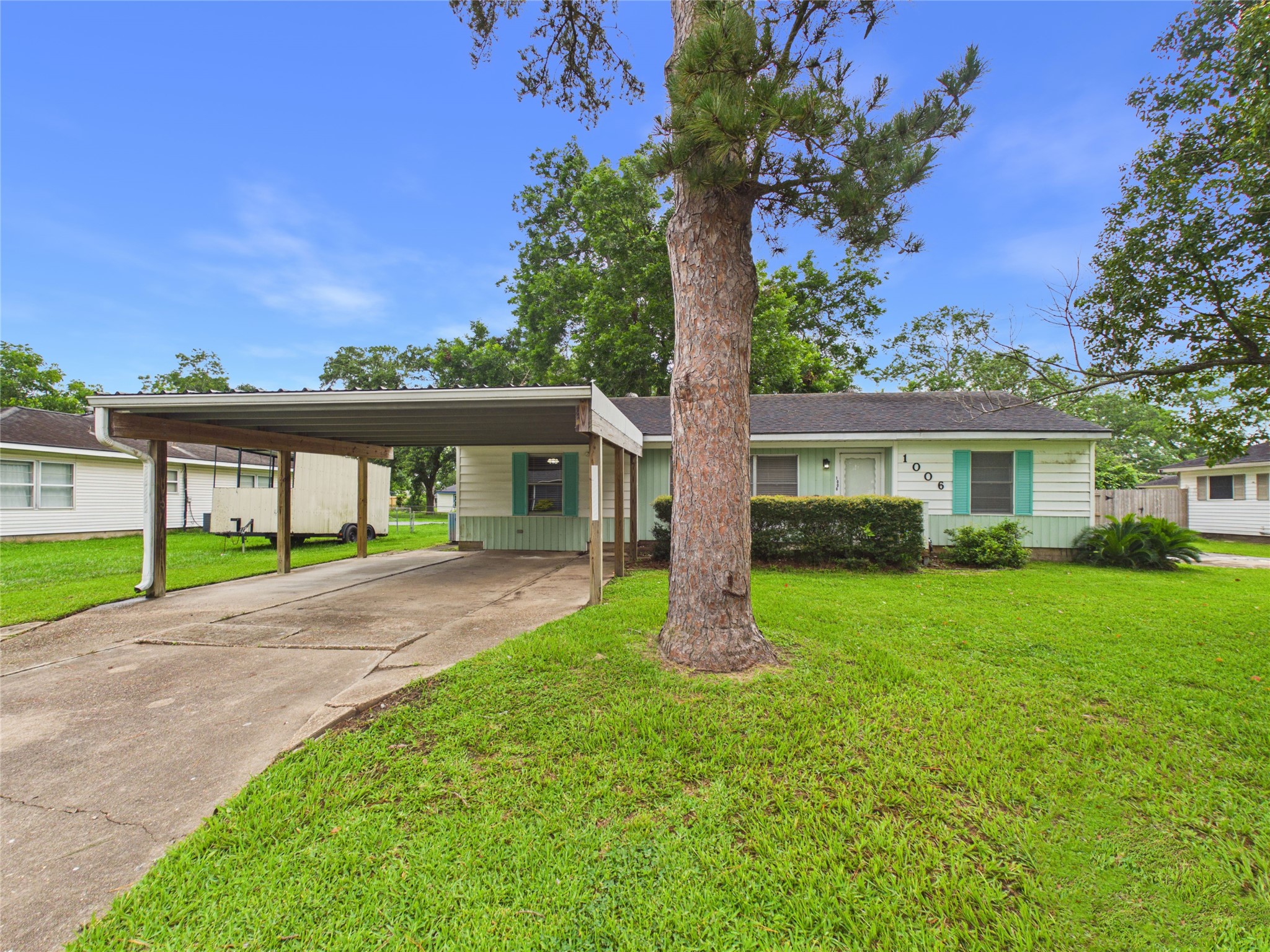 Listing photo 1