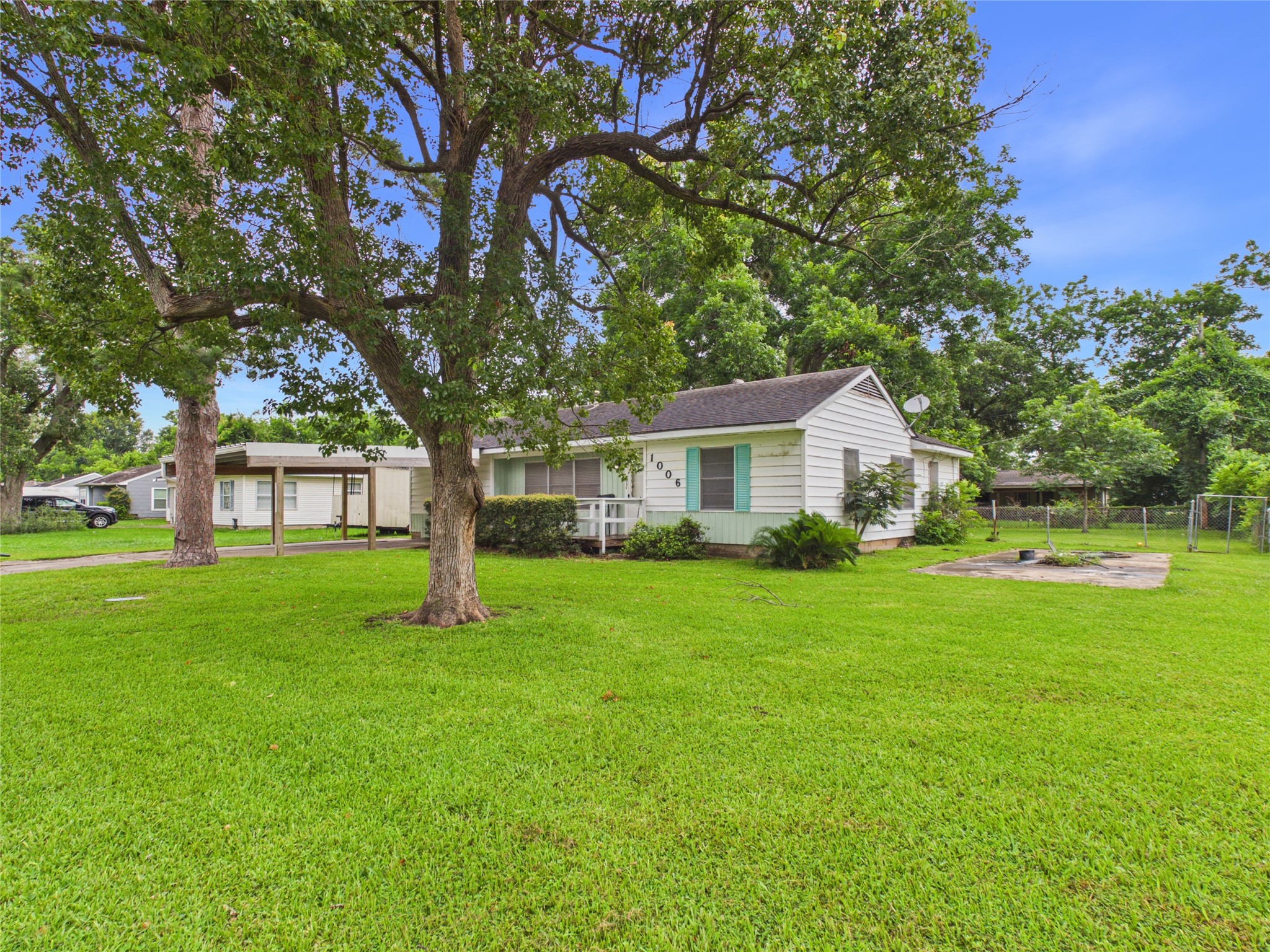 Listing photo 4