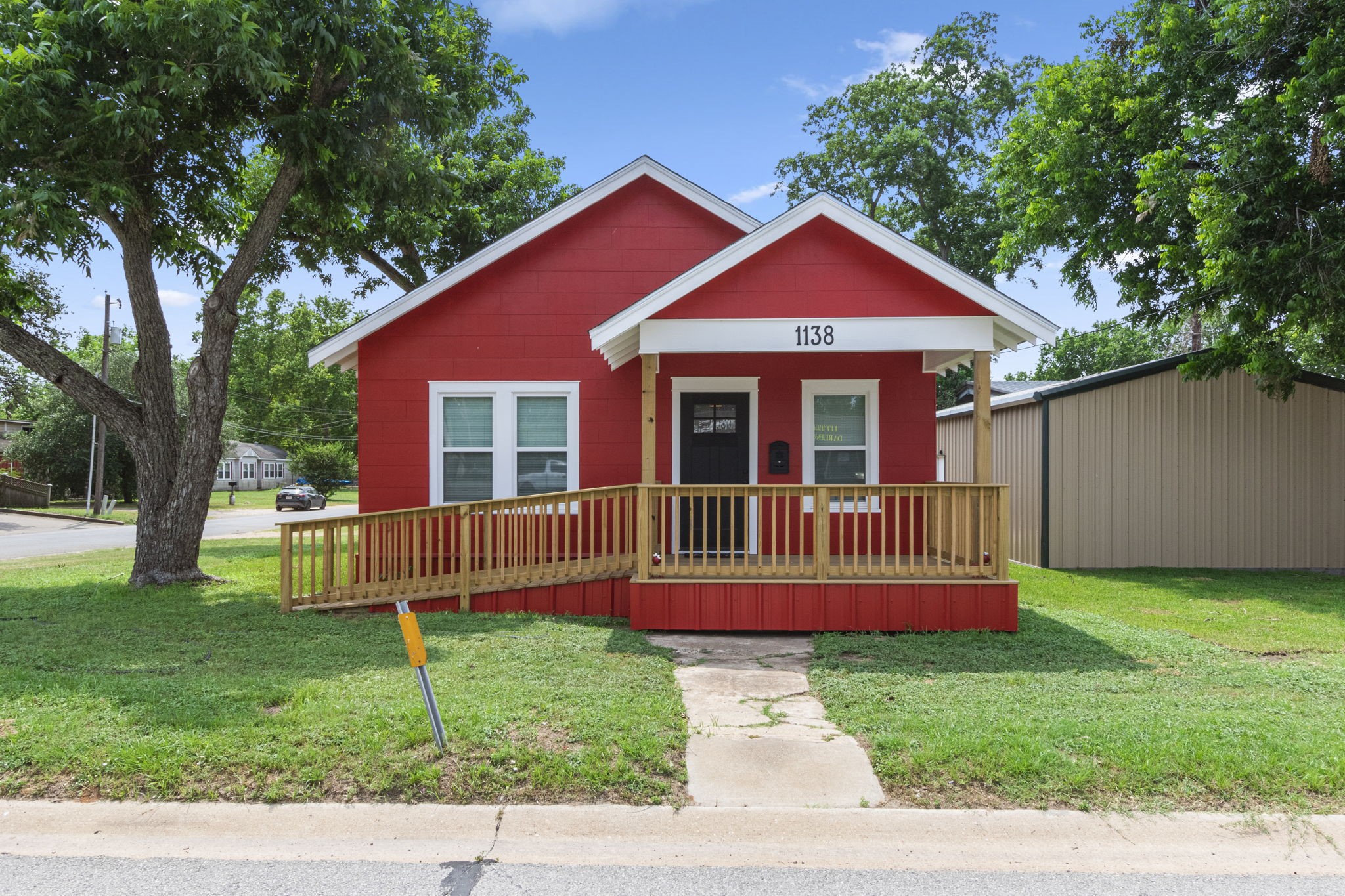 Listing photo 1