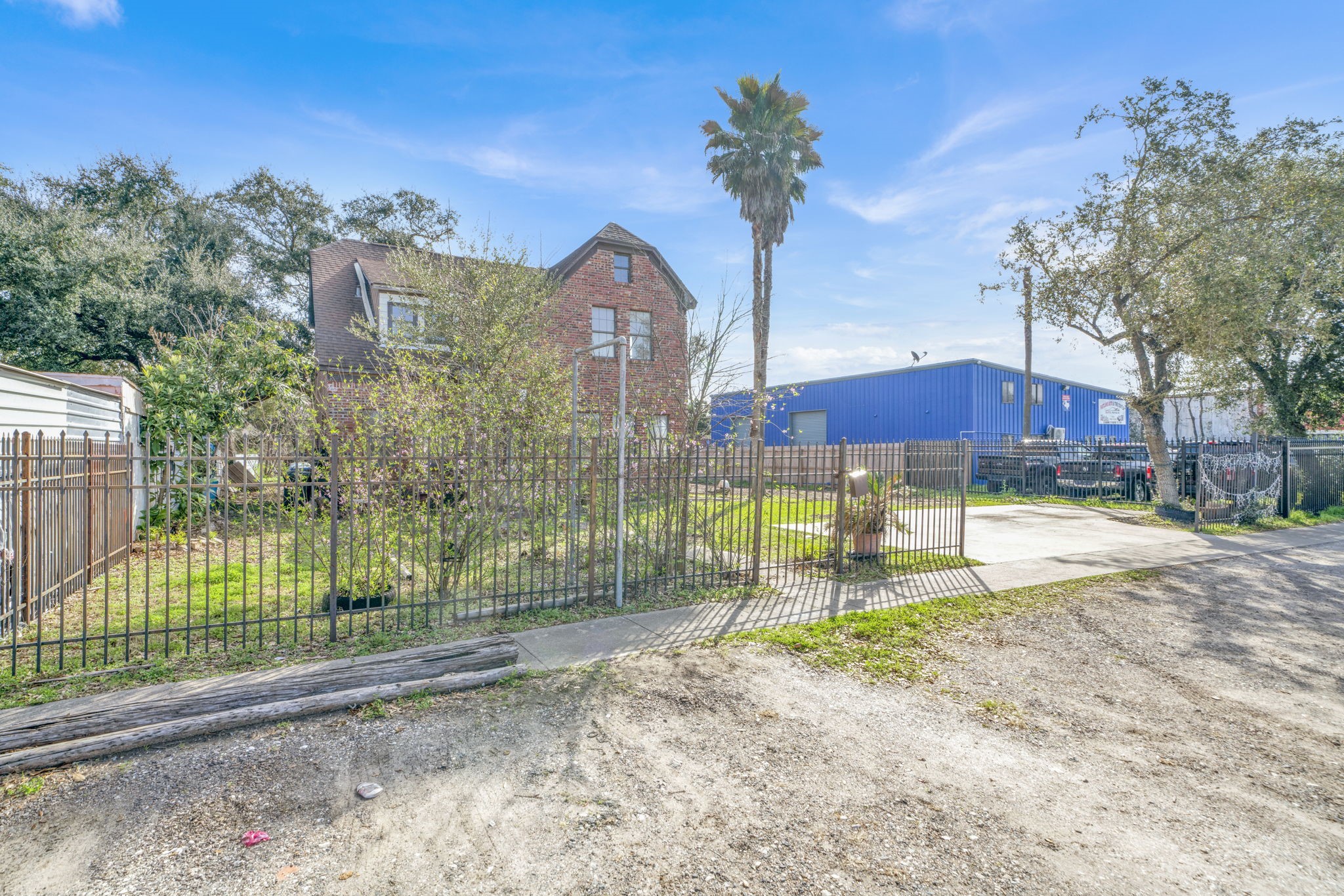 Listing photo 5