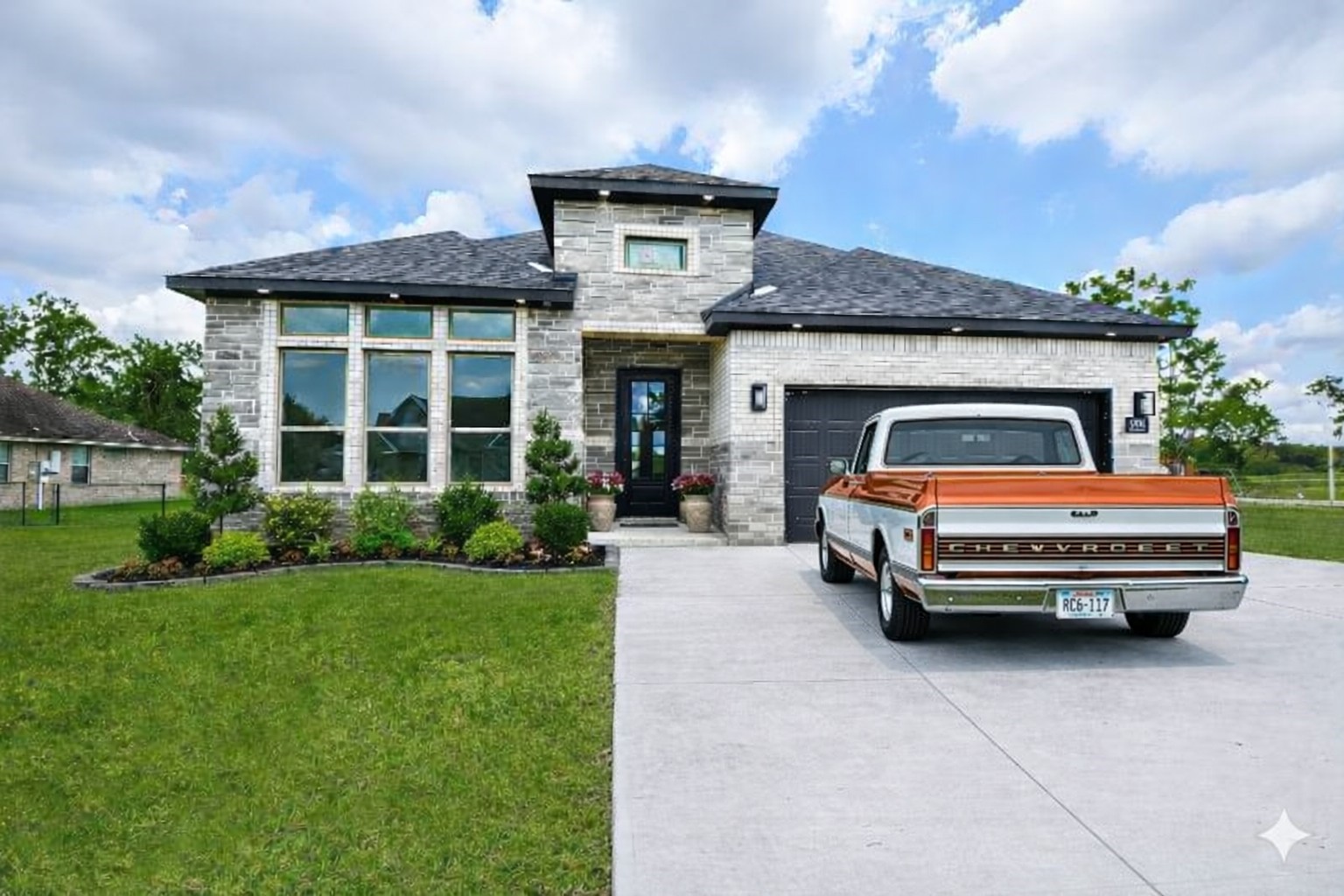 Listing photo 1