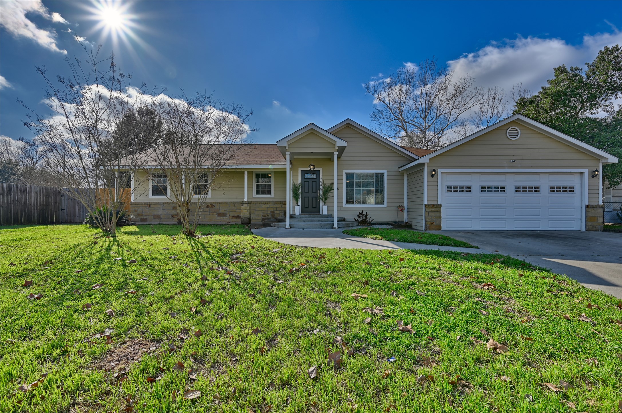 Listing photo 1