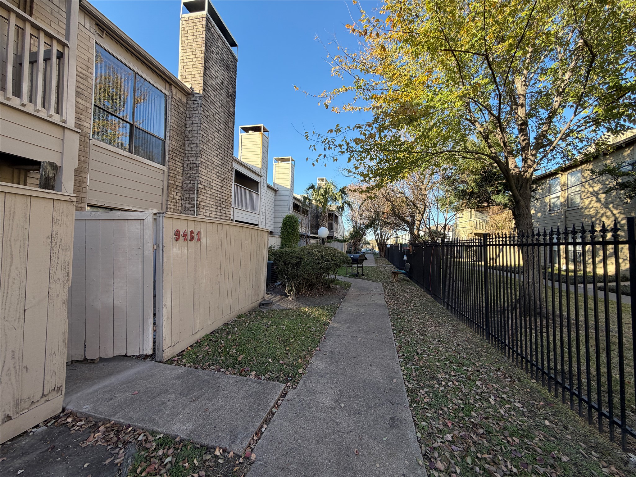 Listing photo 5