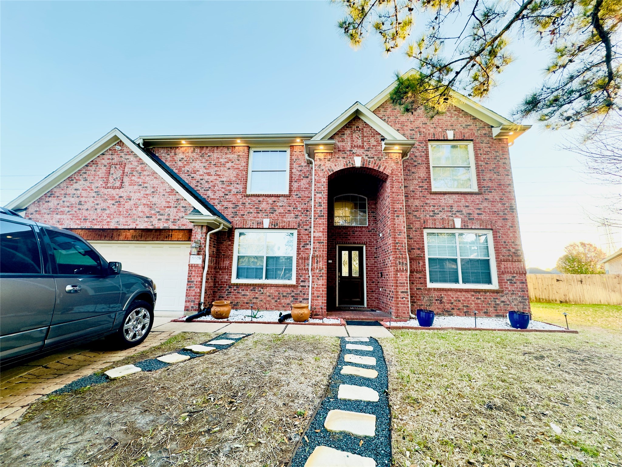 Listing photo 1