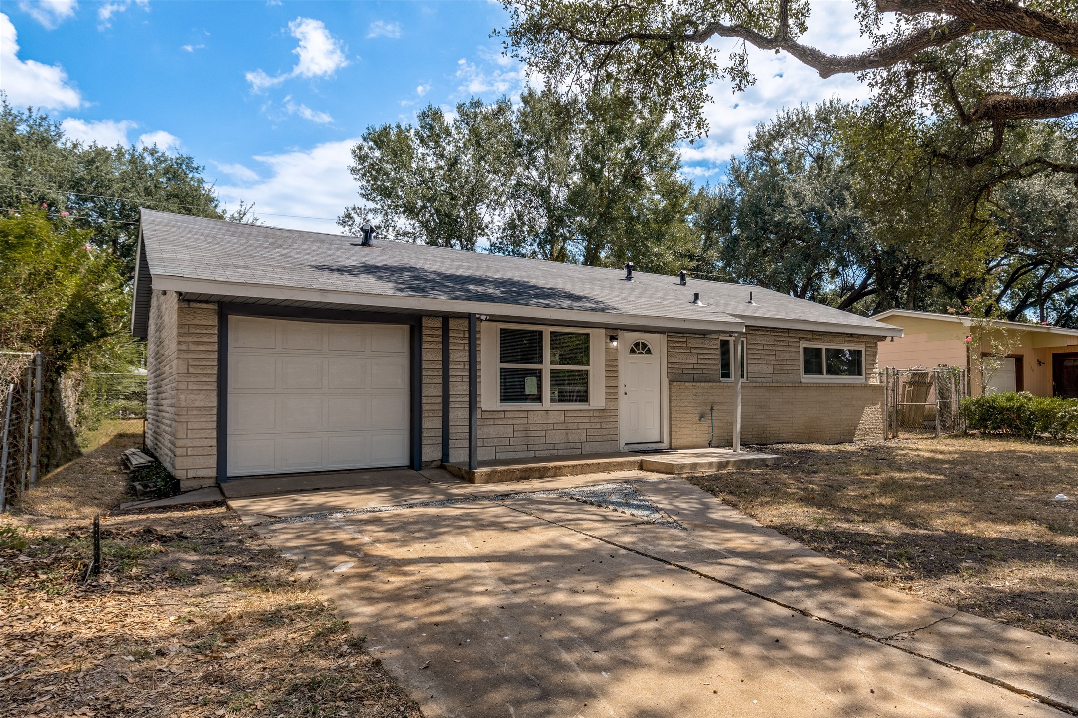 Listing photo 1