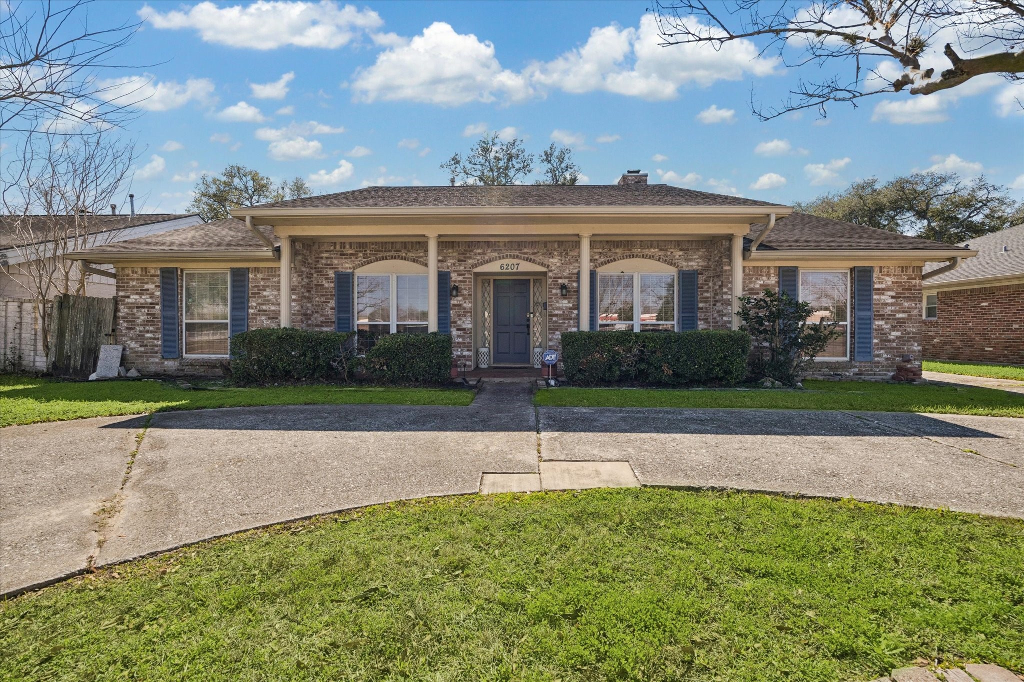 Listing photo 1