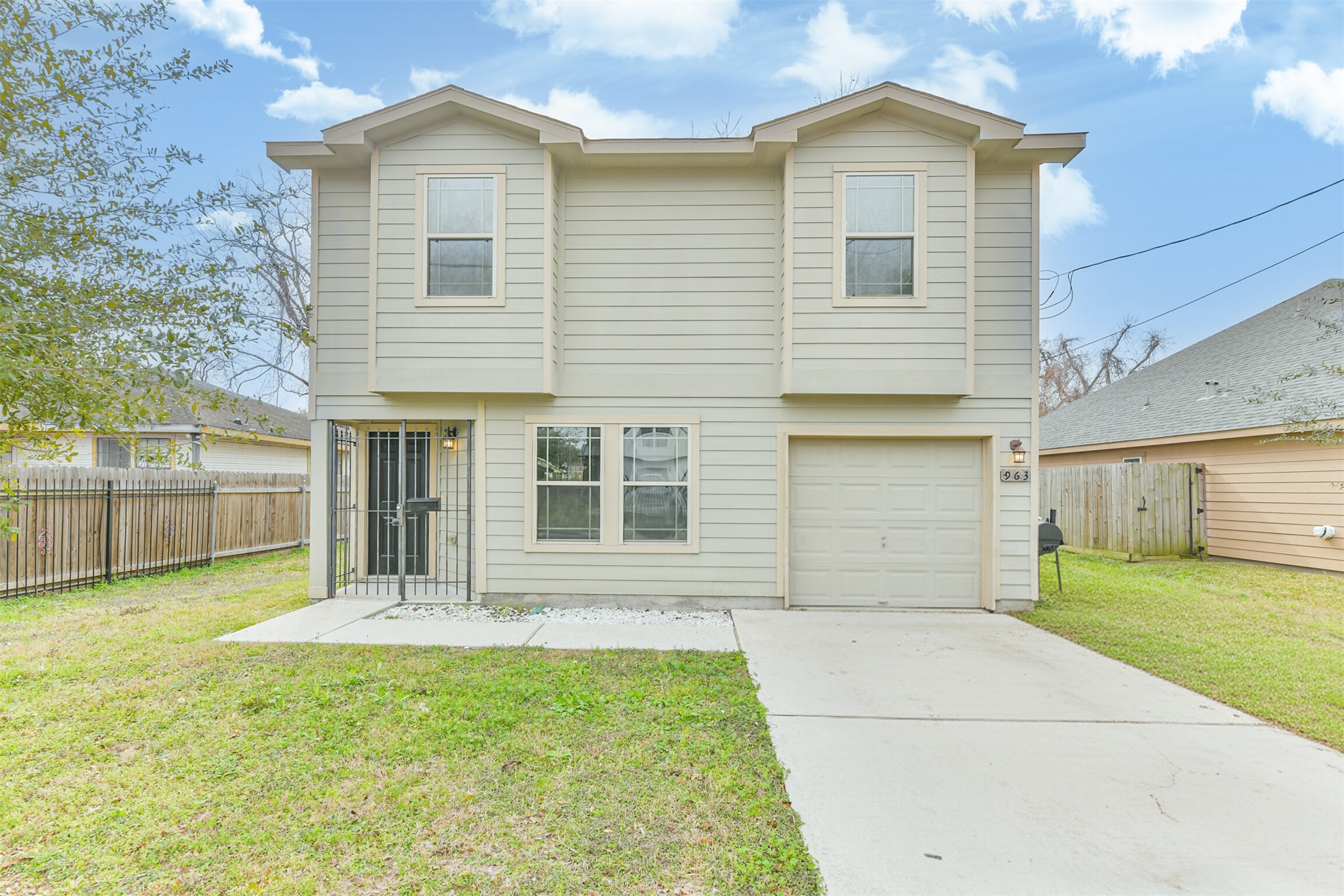 Listing photo 1