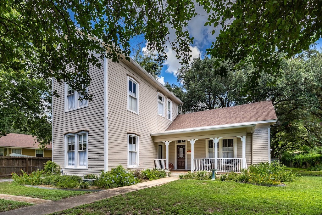 Listing photo 1