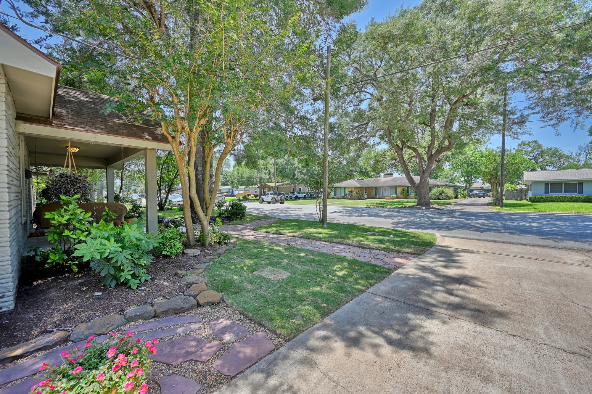 Listing photo 5