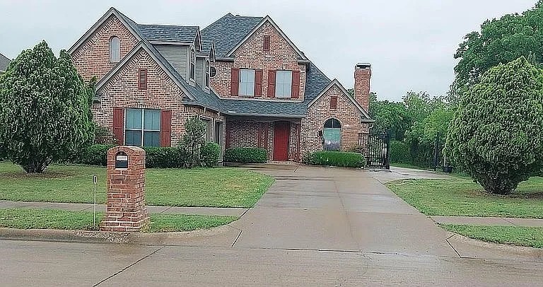 Listing photo 1
