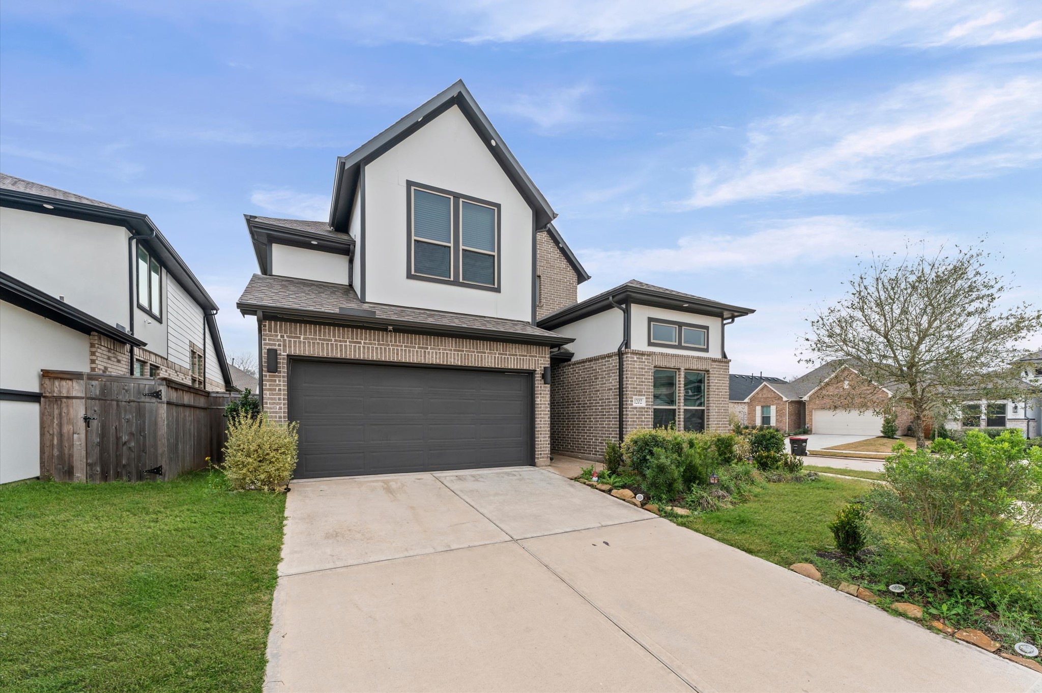 Listing photo 1