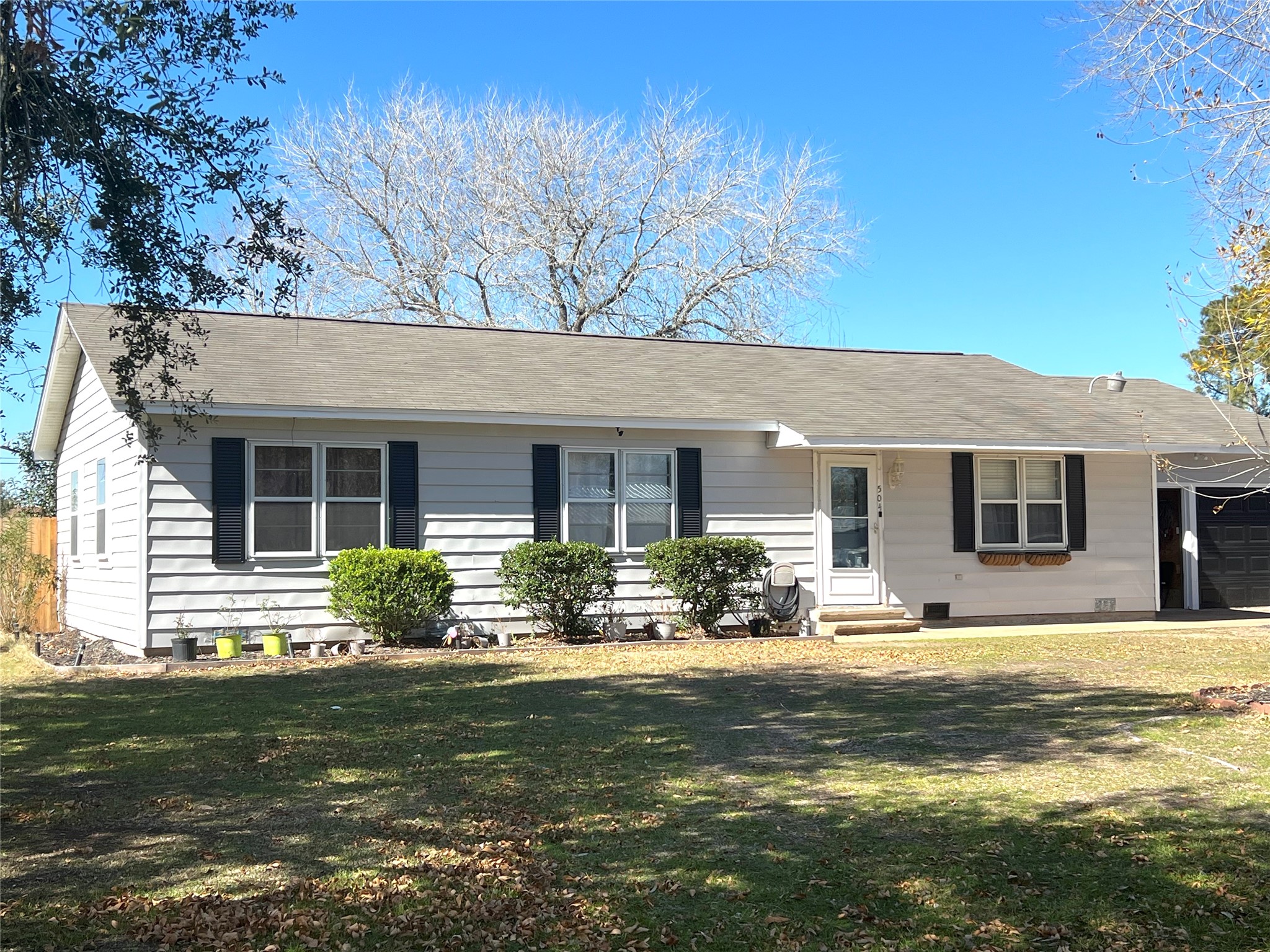Listing photo 1