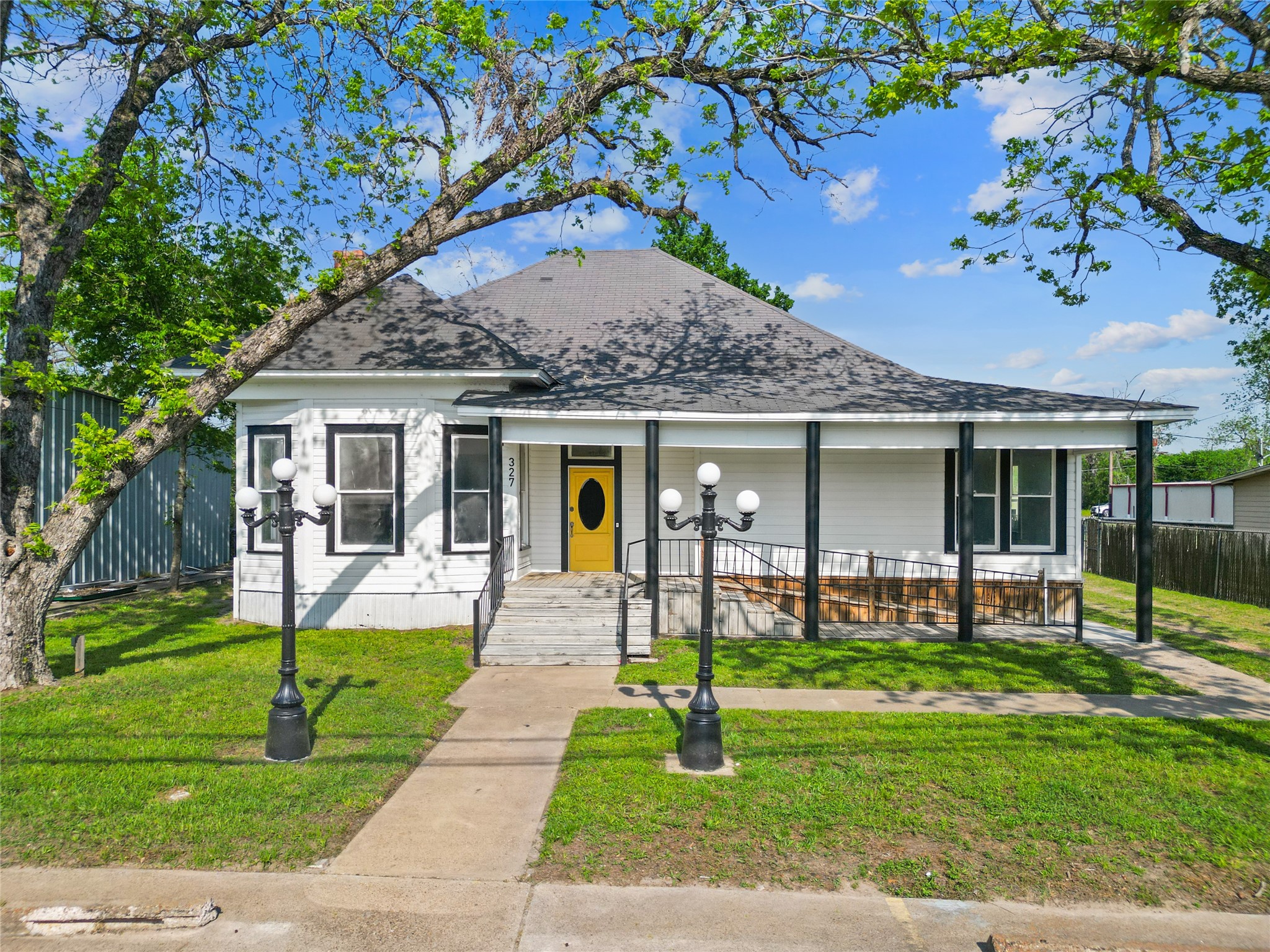 Listing photo 1