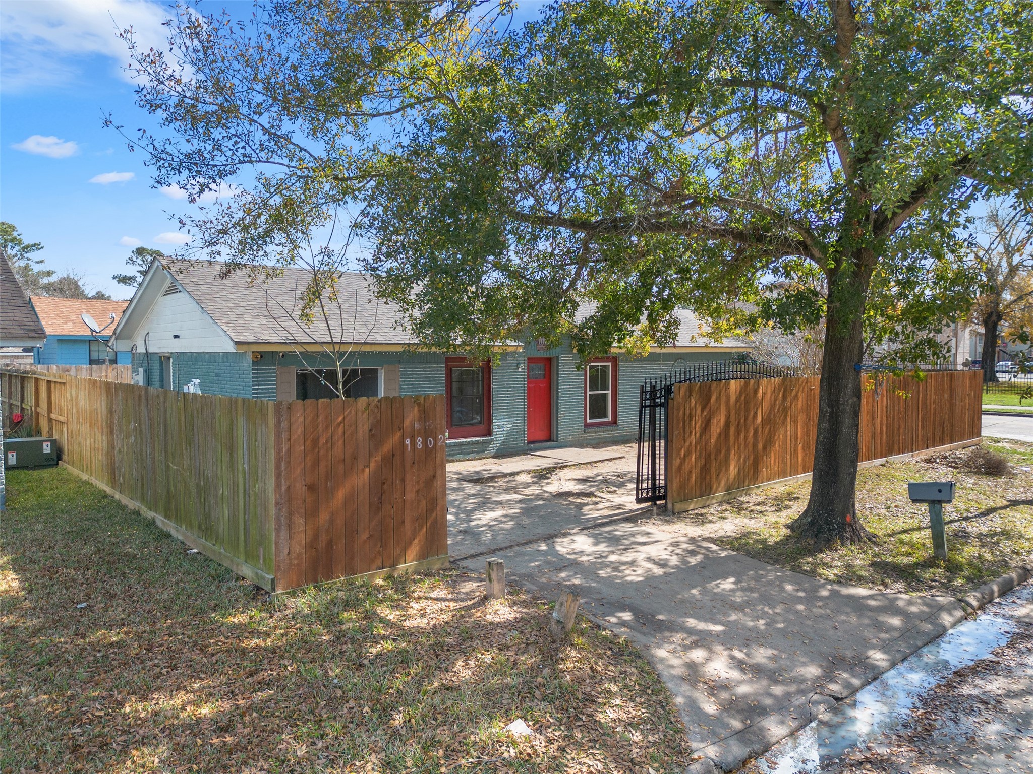 Listing photo 1