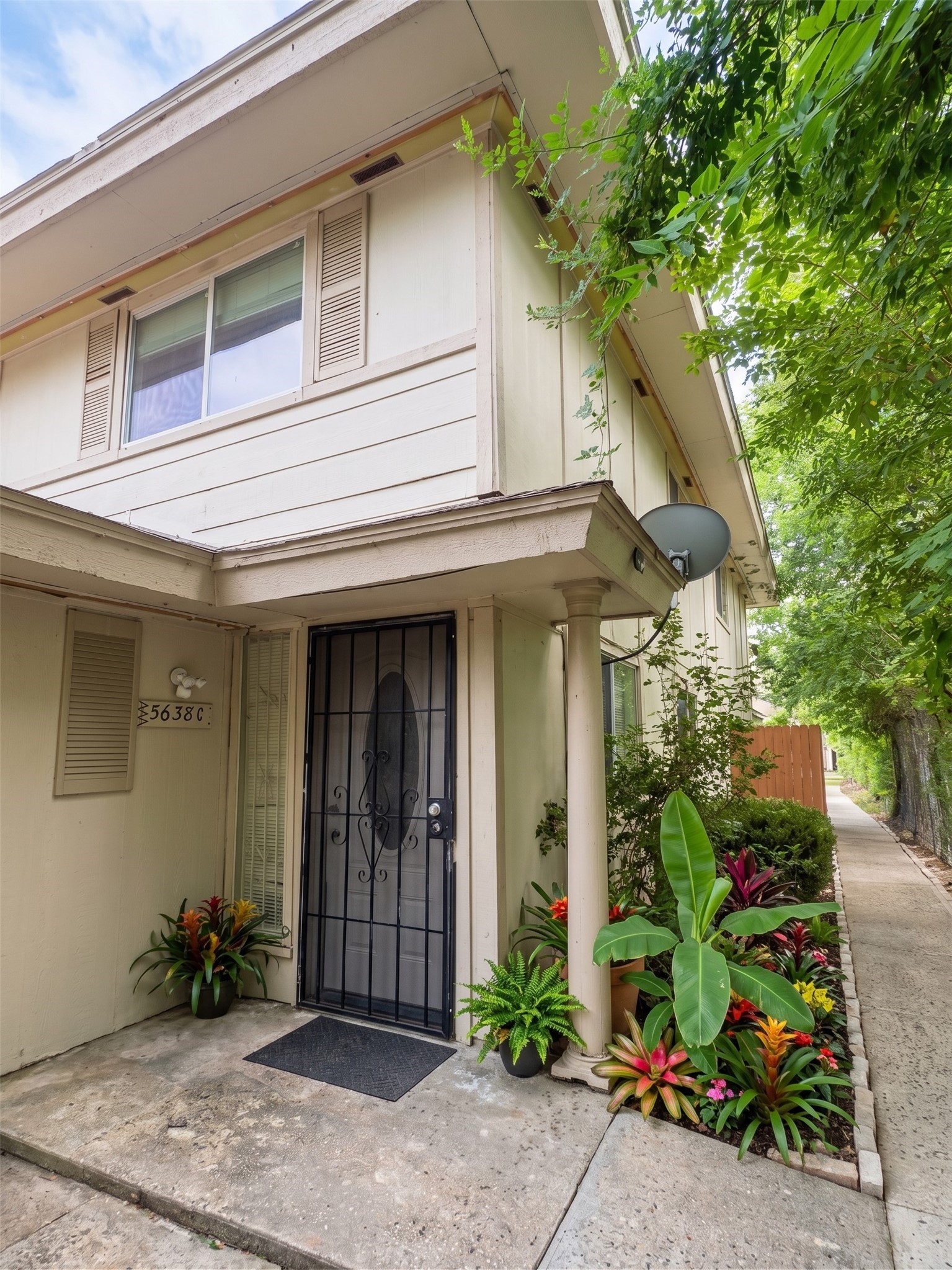 Listing photo 1