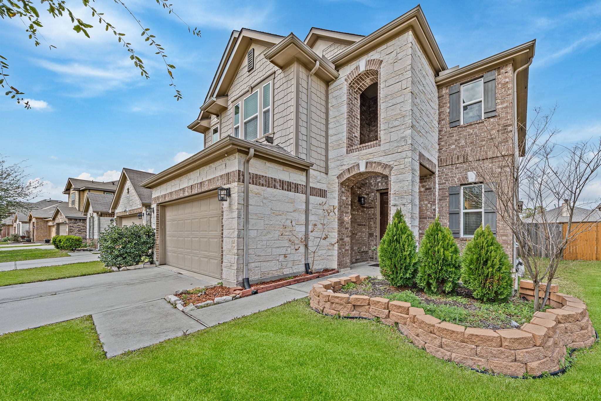 Listing photo 1