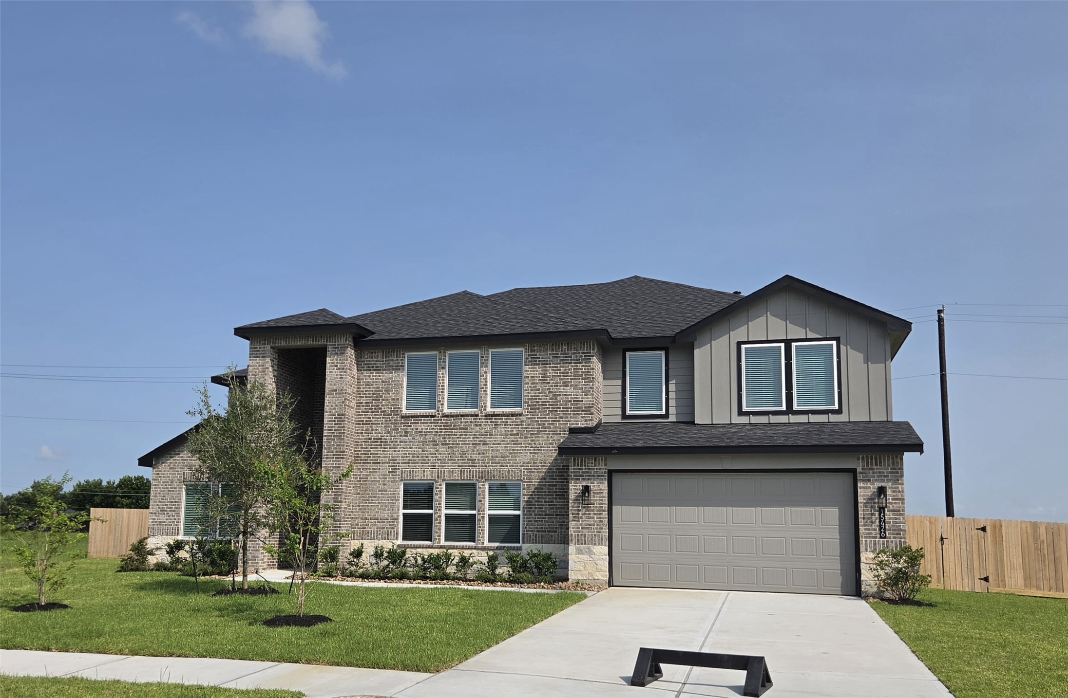Listing photo 1