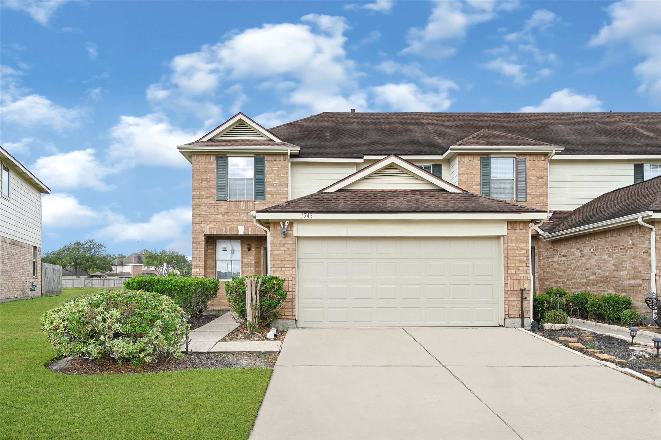 Listing photo 1