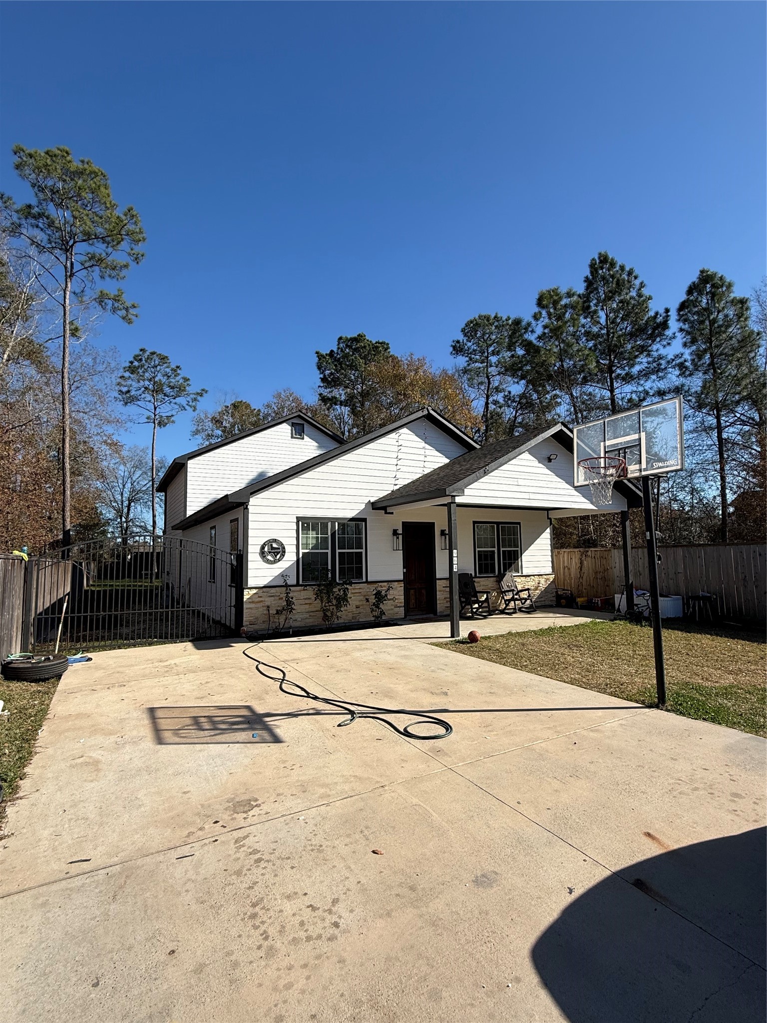 Listing photo 1