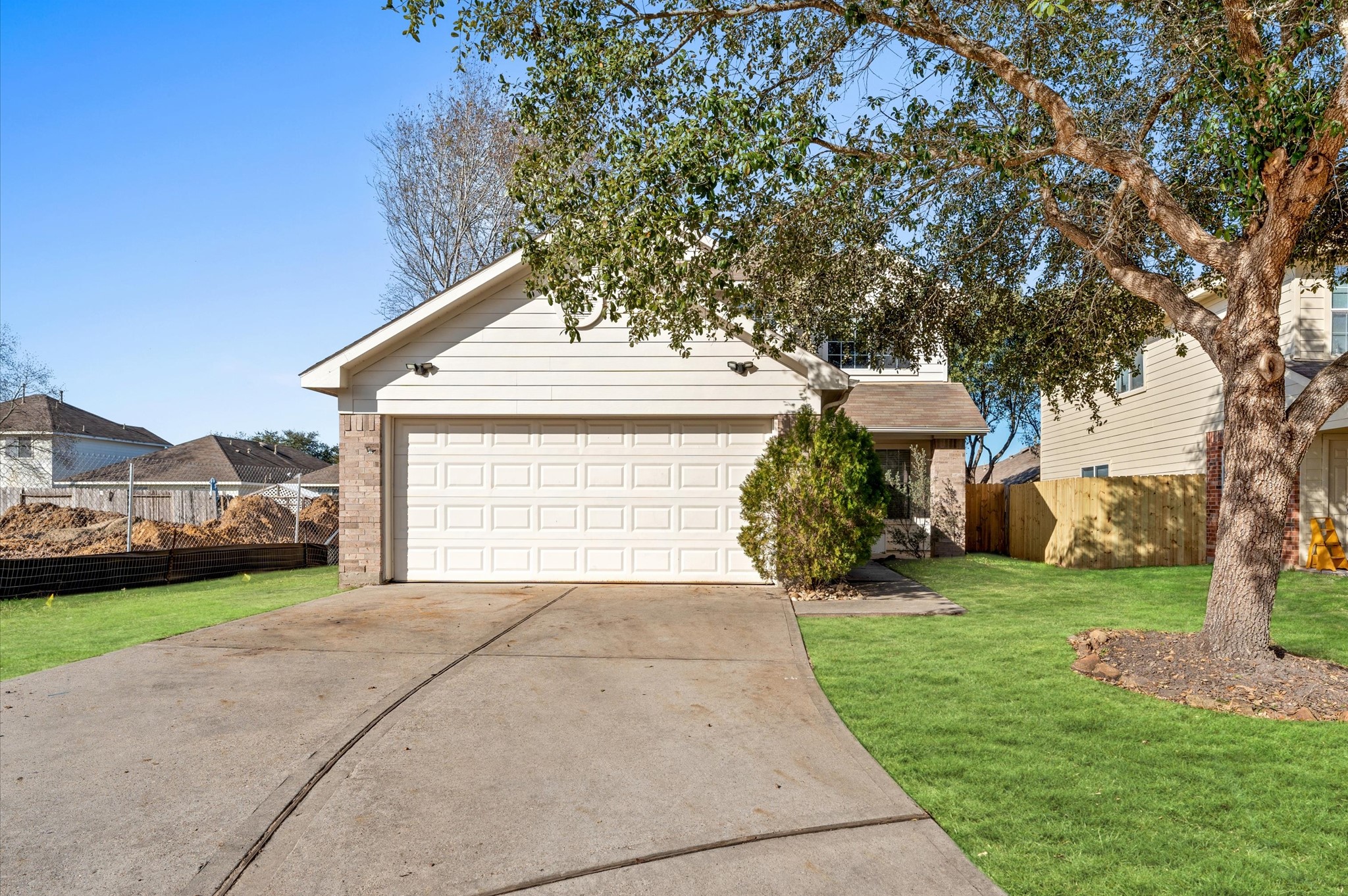 Listing photo 1
