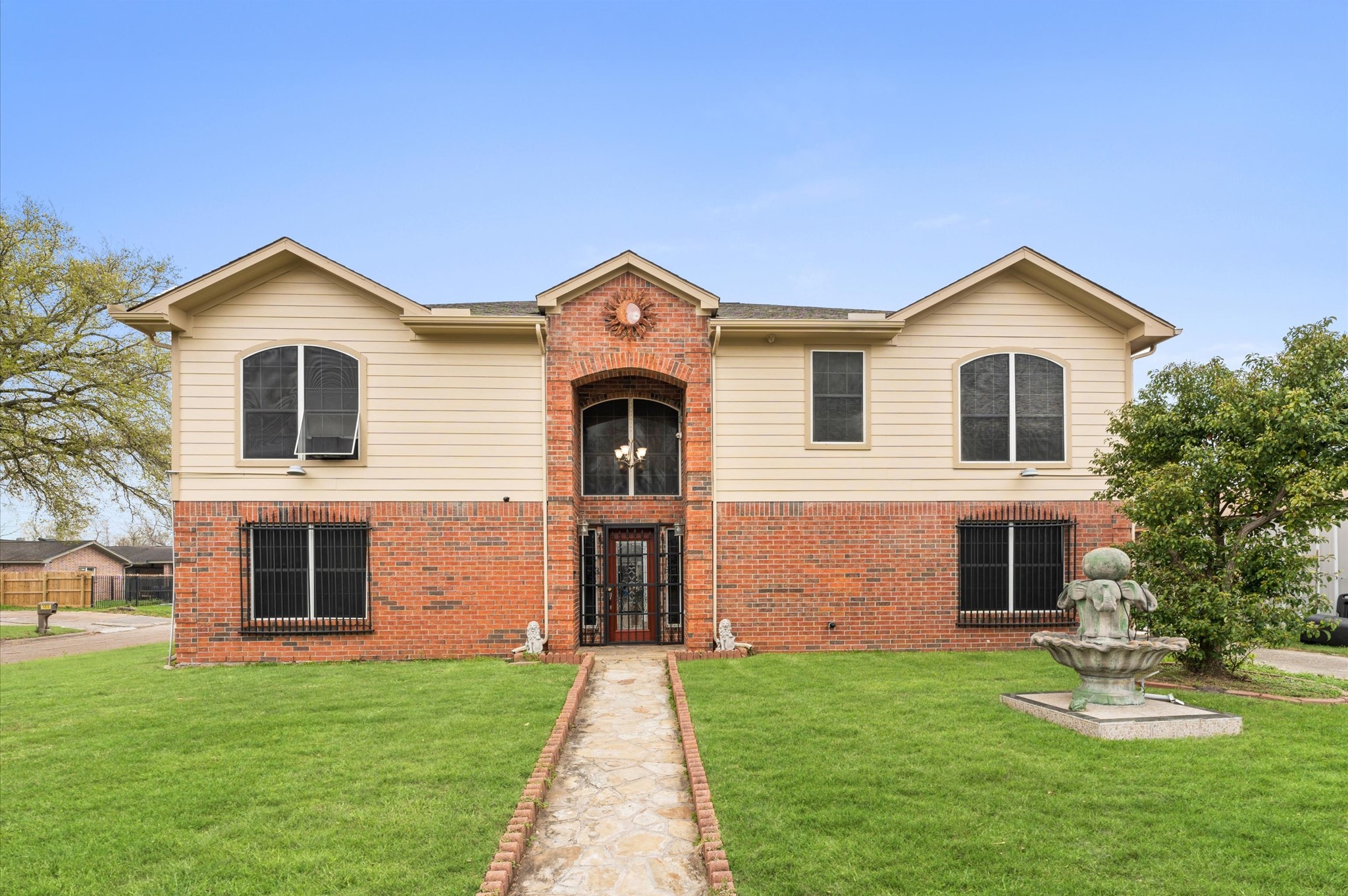 Listing photo 1