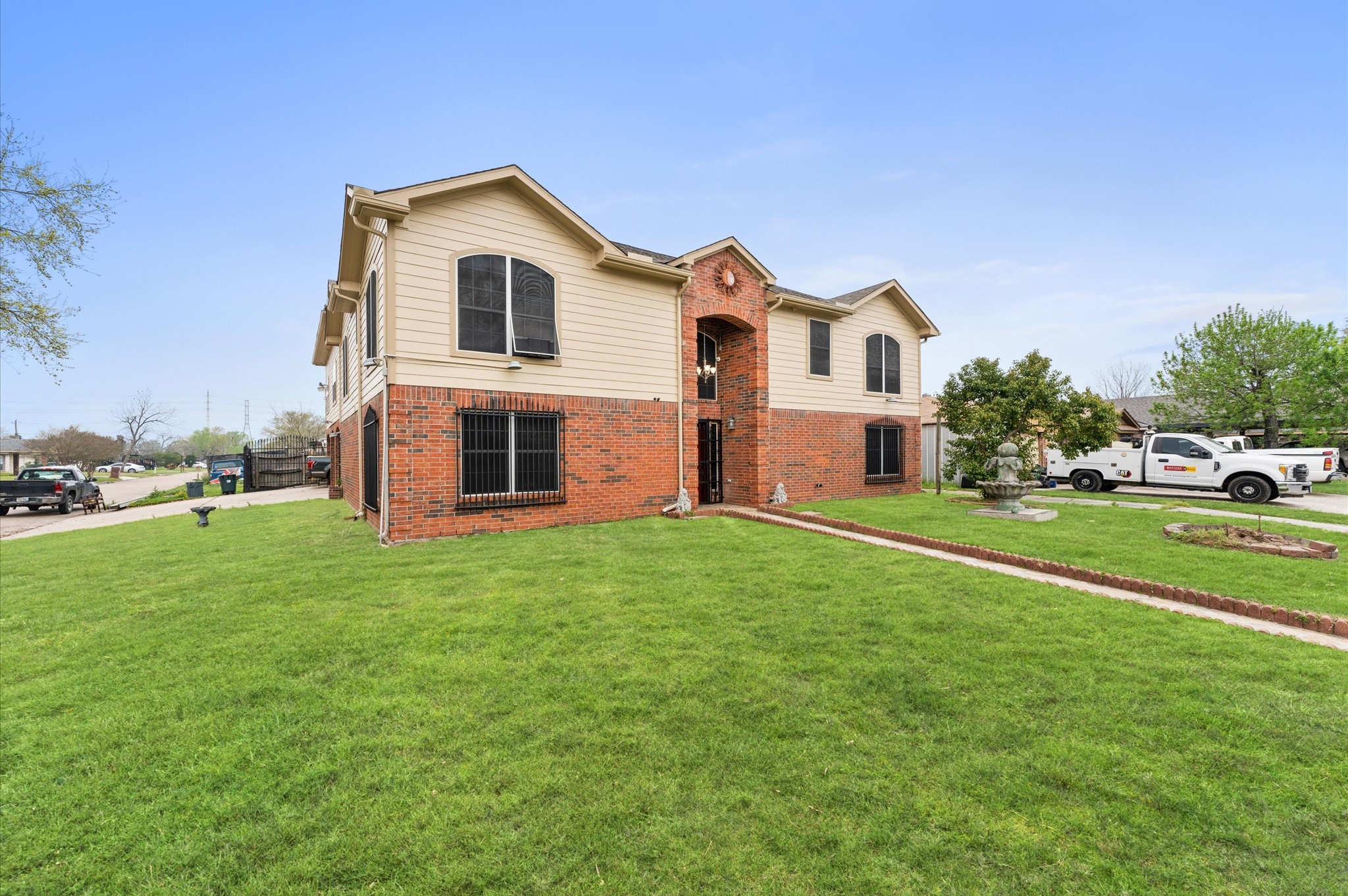 Listing photo 2