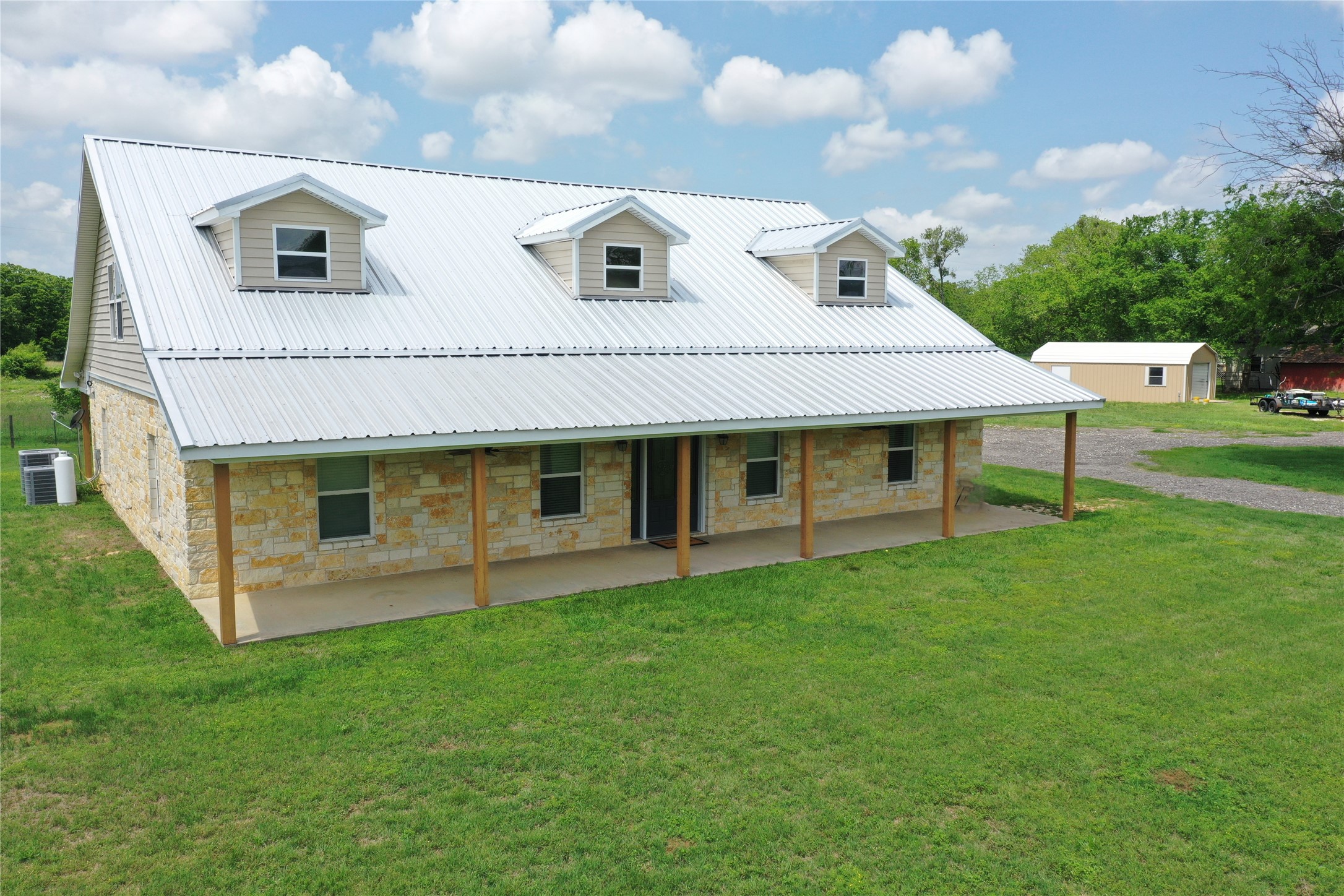 Listing photo 1