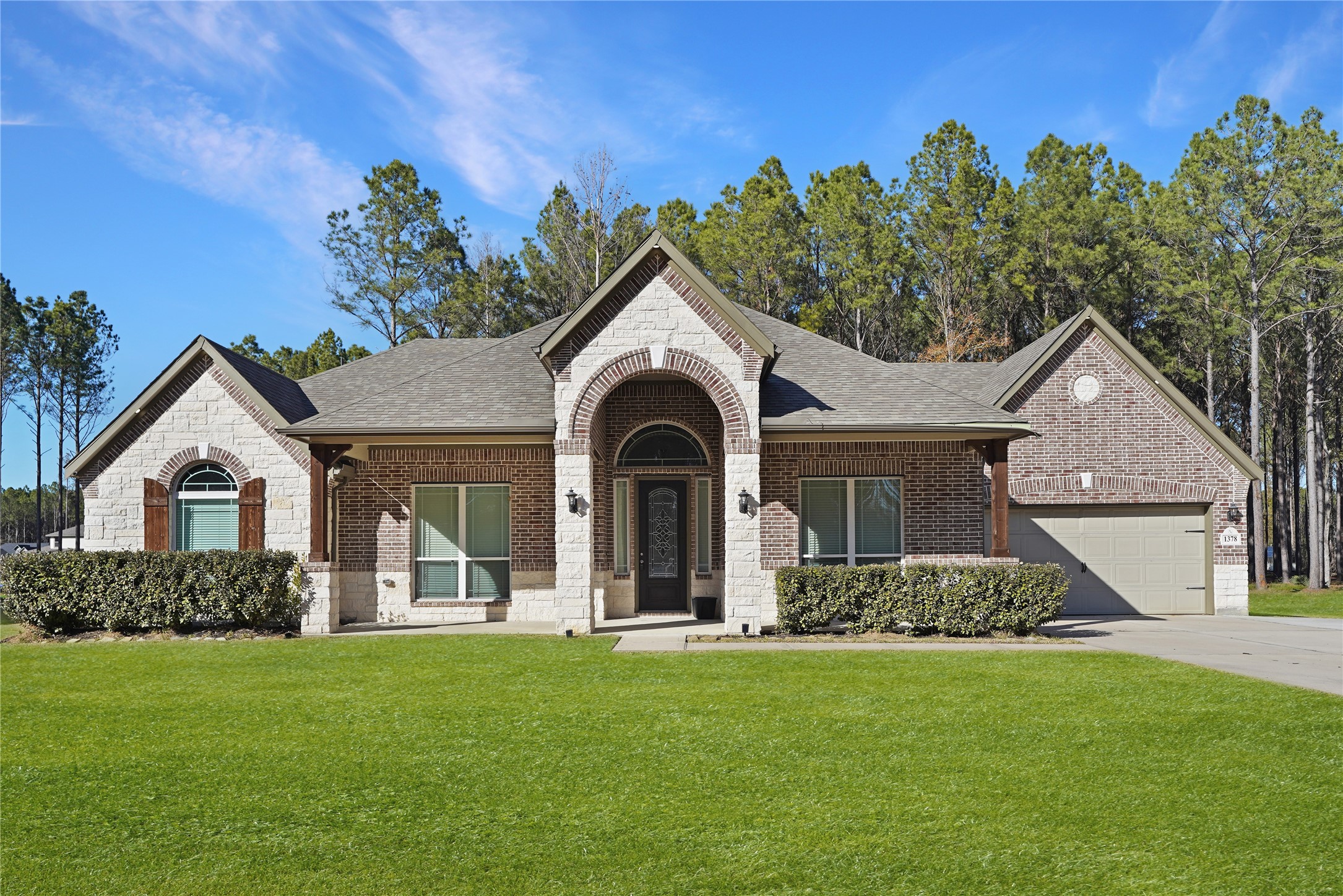 Listing photo 1
