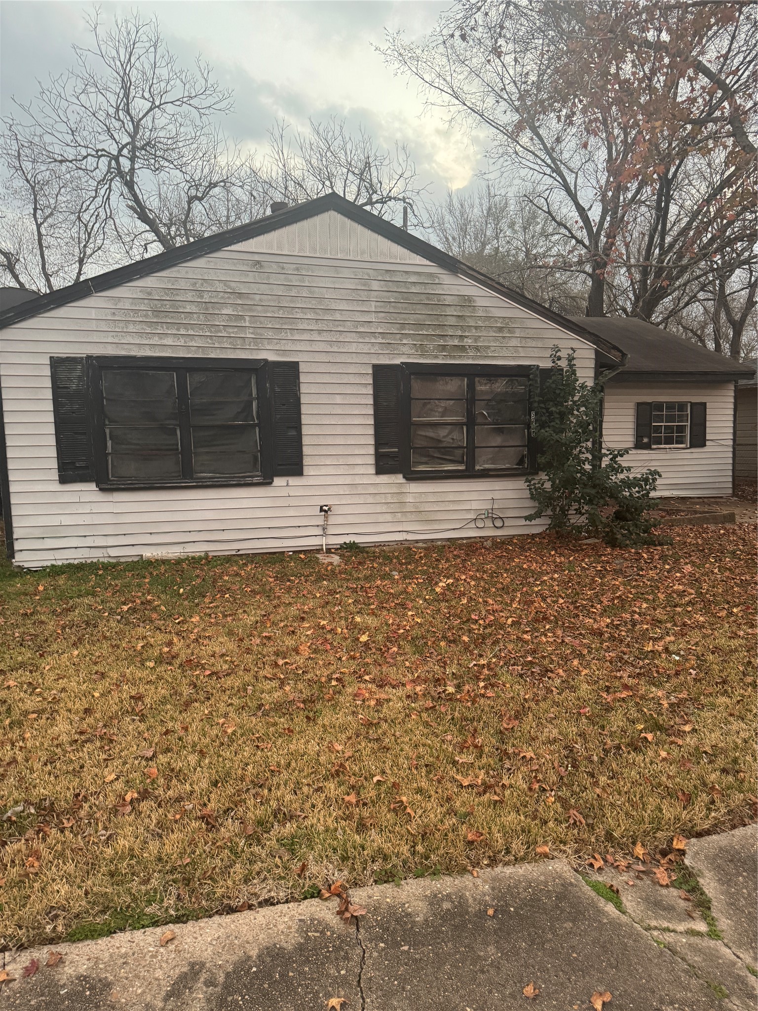 Listing photo 3