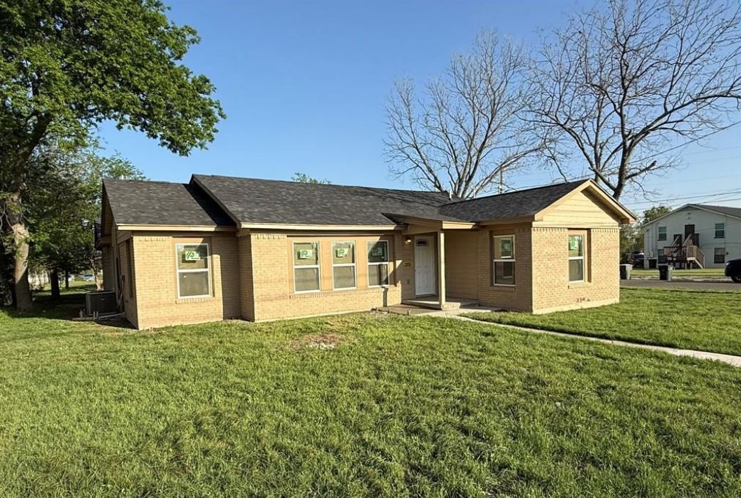 Listing photo 1