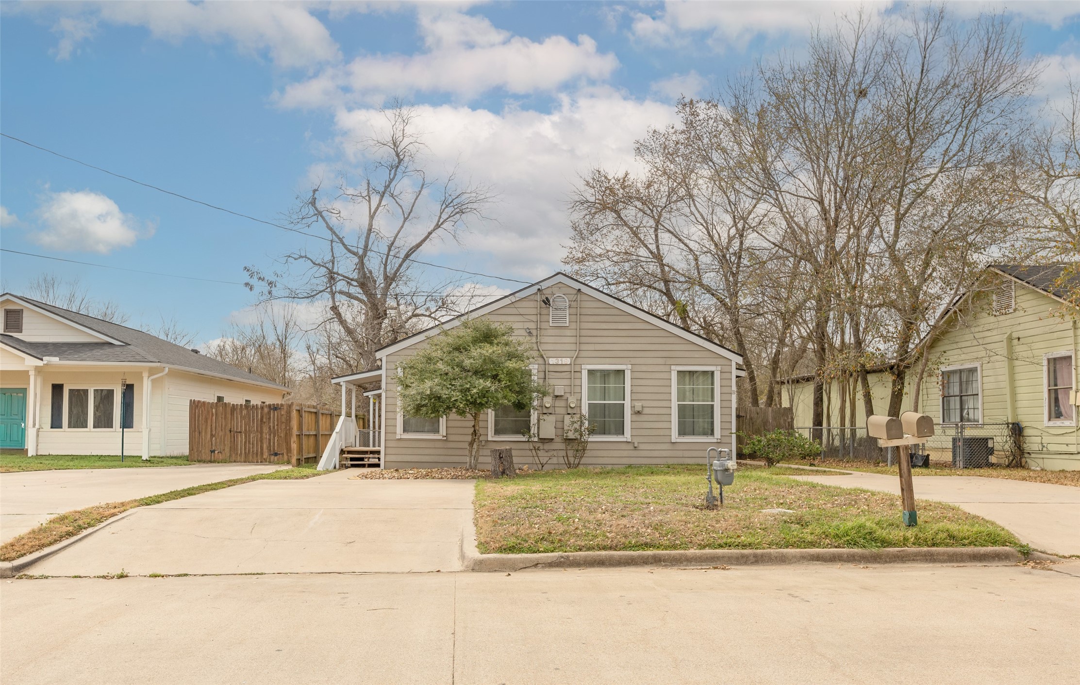 Listing photo 1