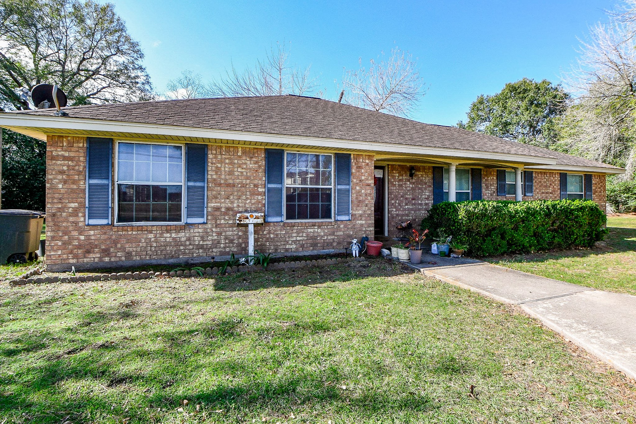 Listing photo 1