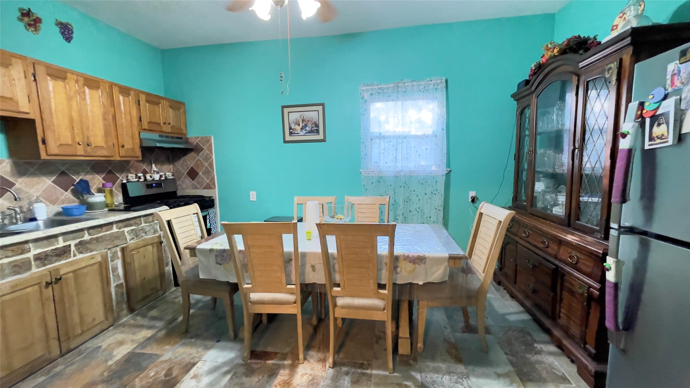 Listing photo 5