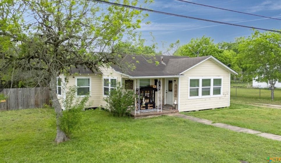Listing photo 3