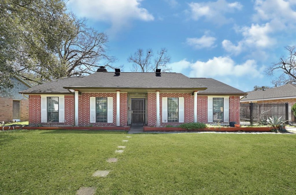 Listing photo 1