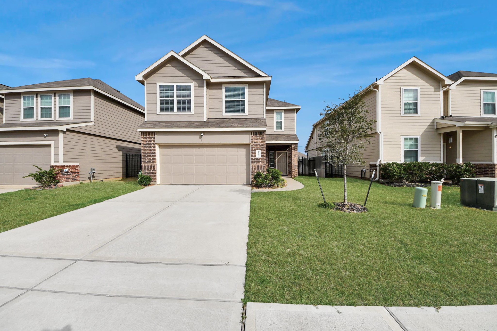 Listing photo 1