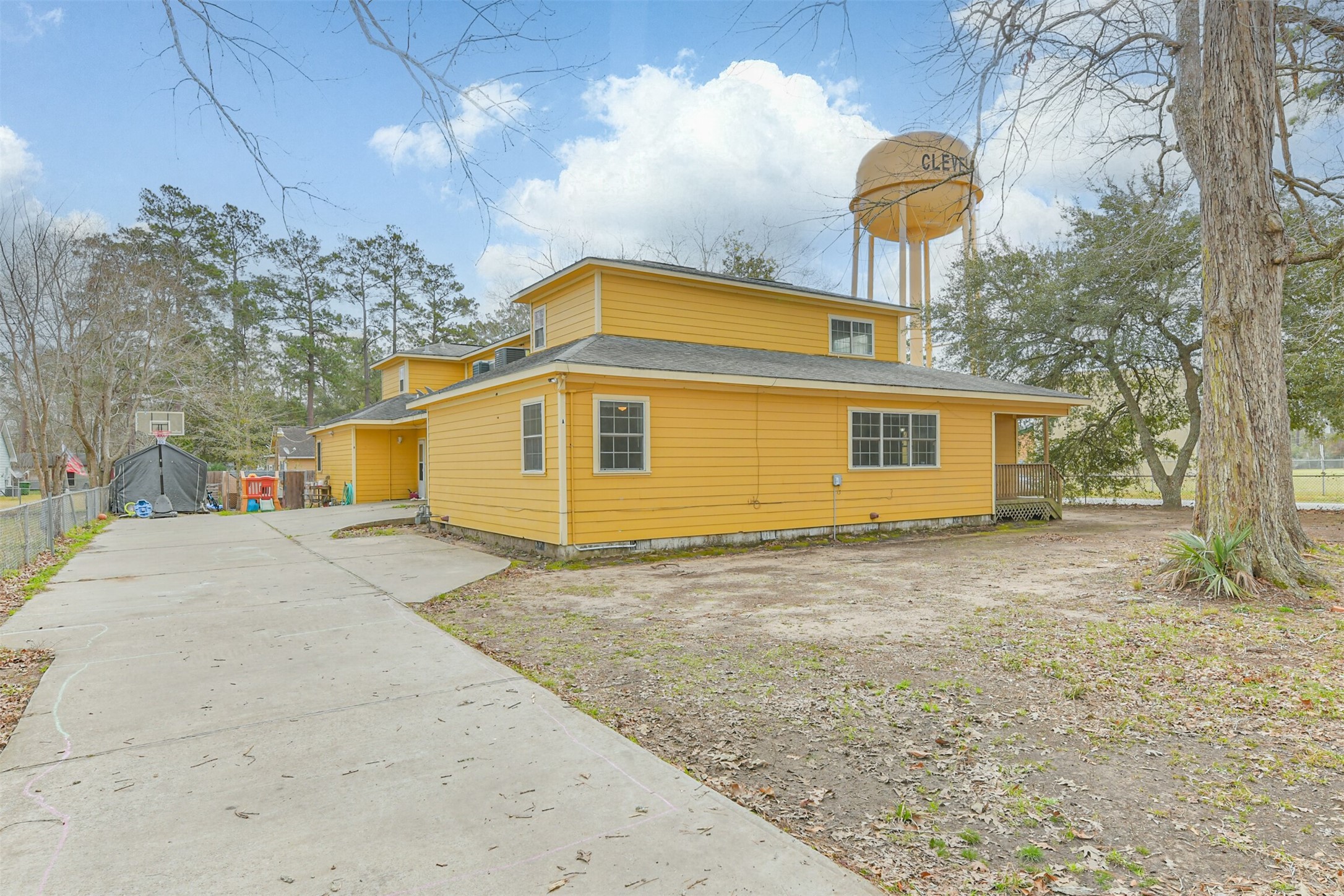 Listing photo 3