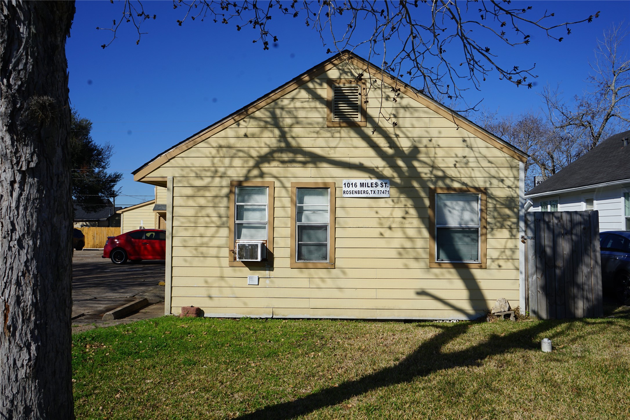 Listing photo 1
