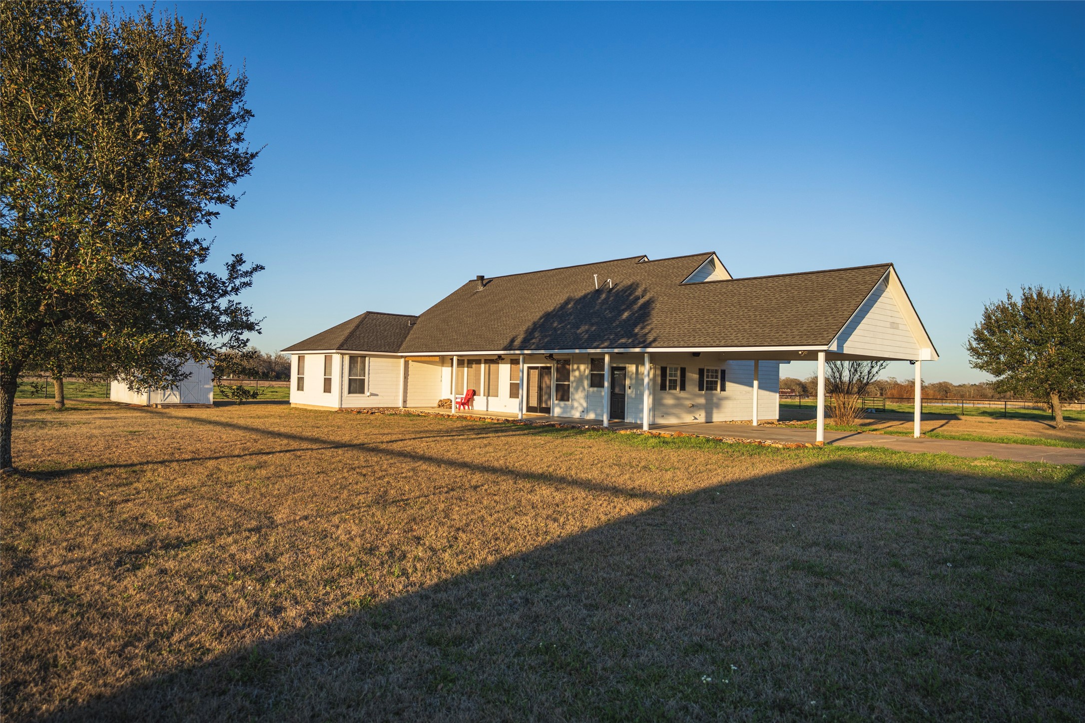 Listing photo 5