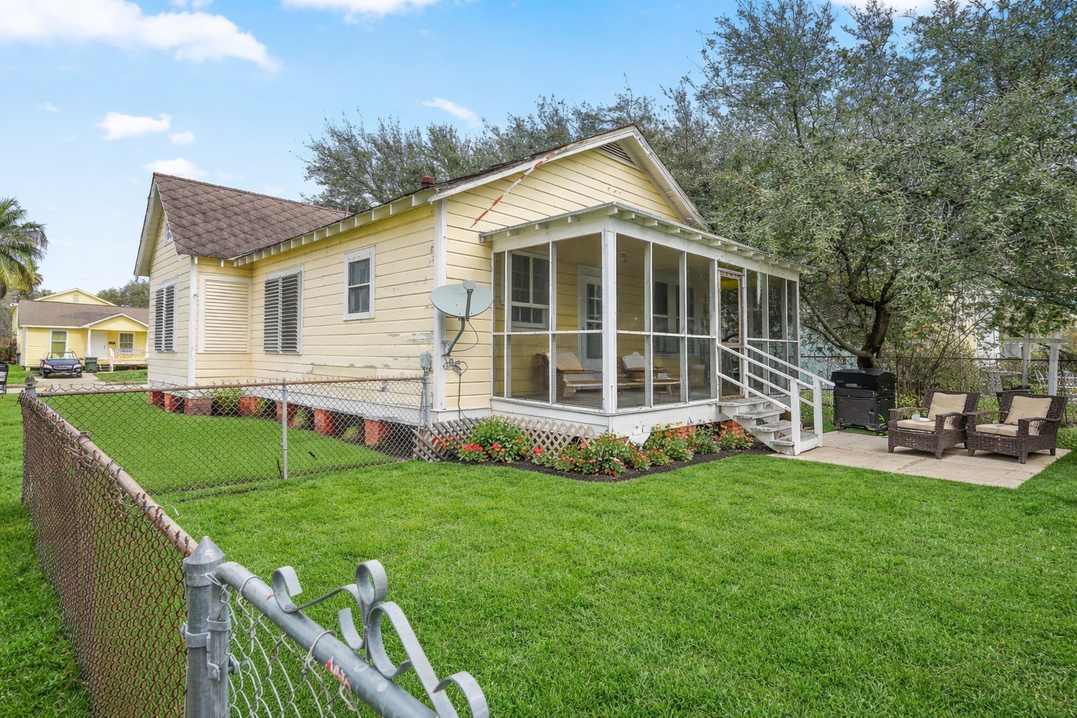 Listing photo 1
