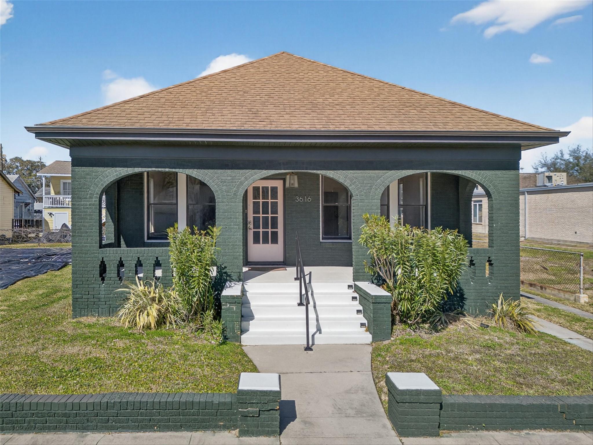 Listing photo 1