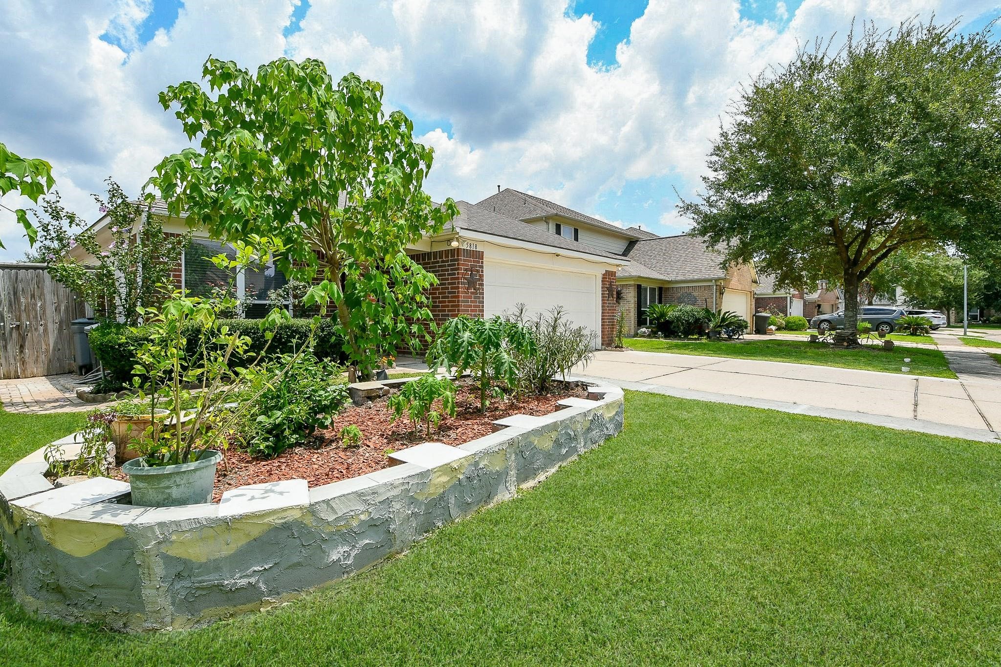 Listing photo 1