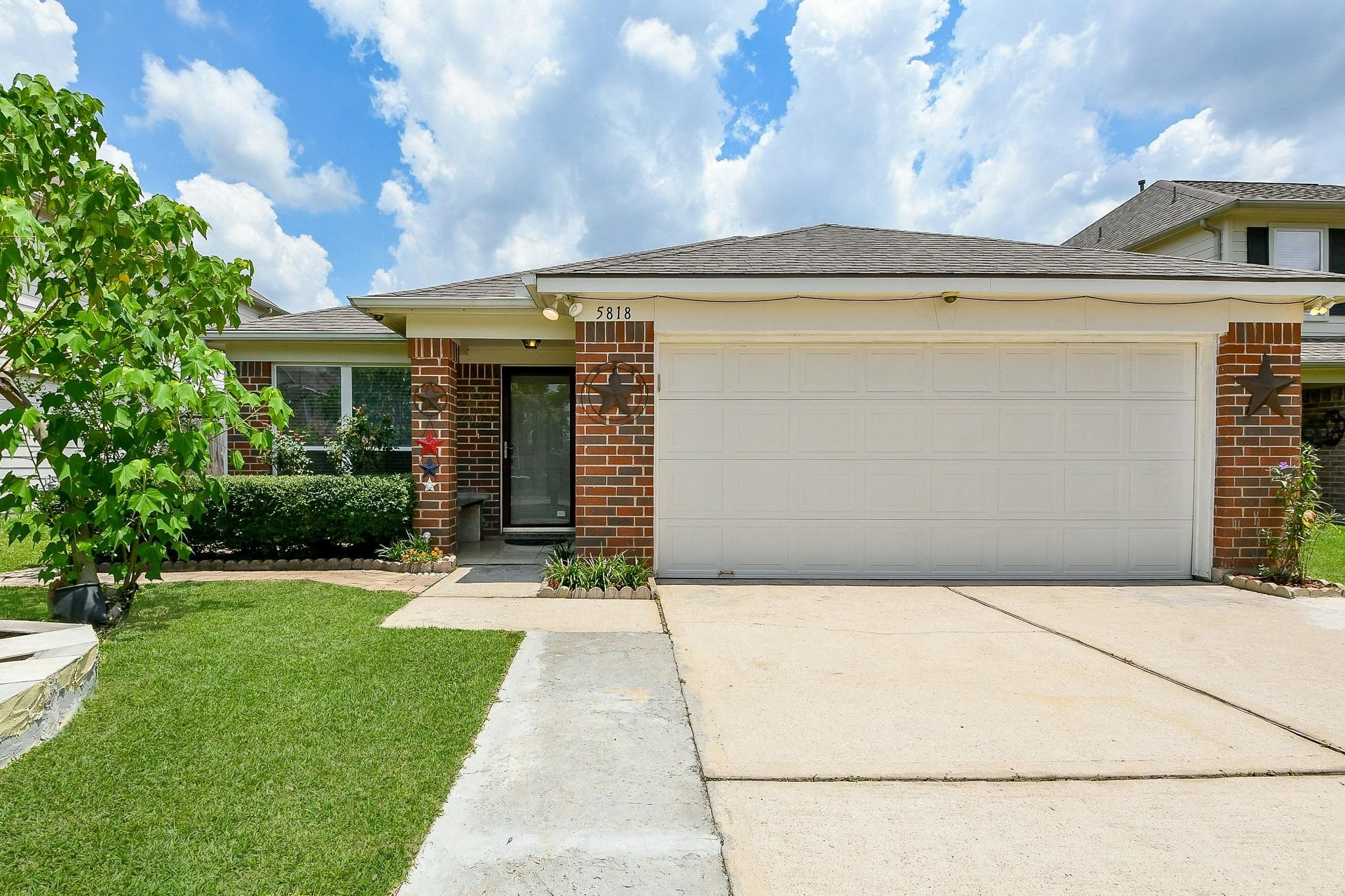 Listing photo 1