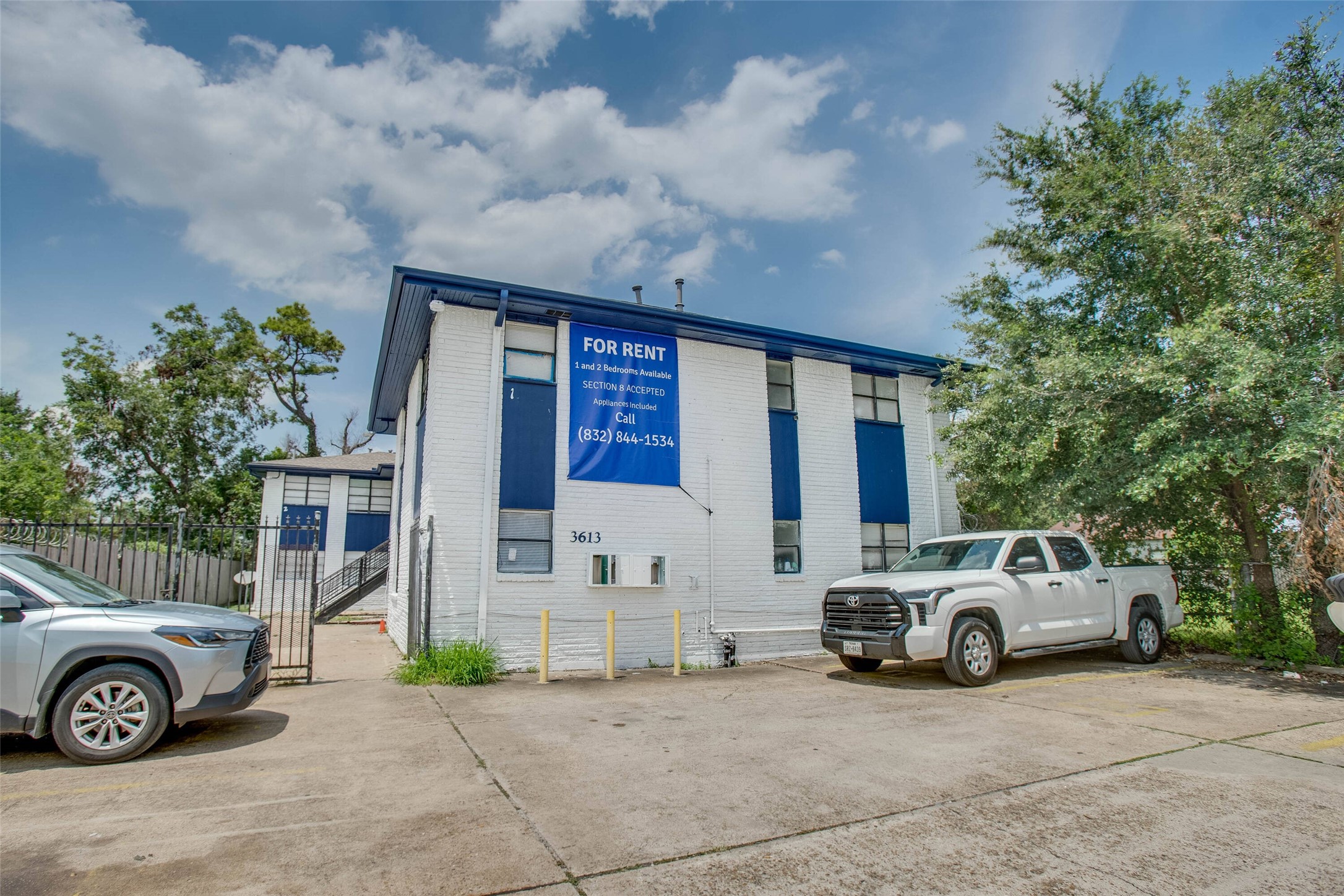 Listing photo 1