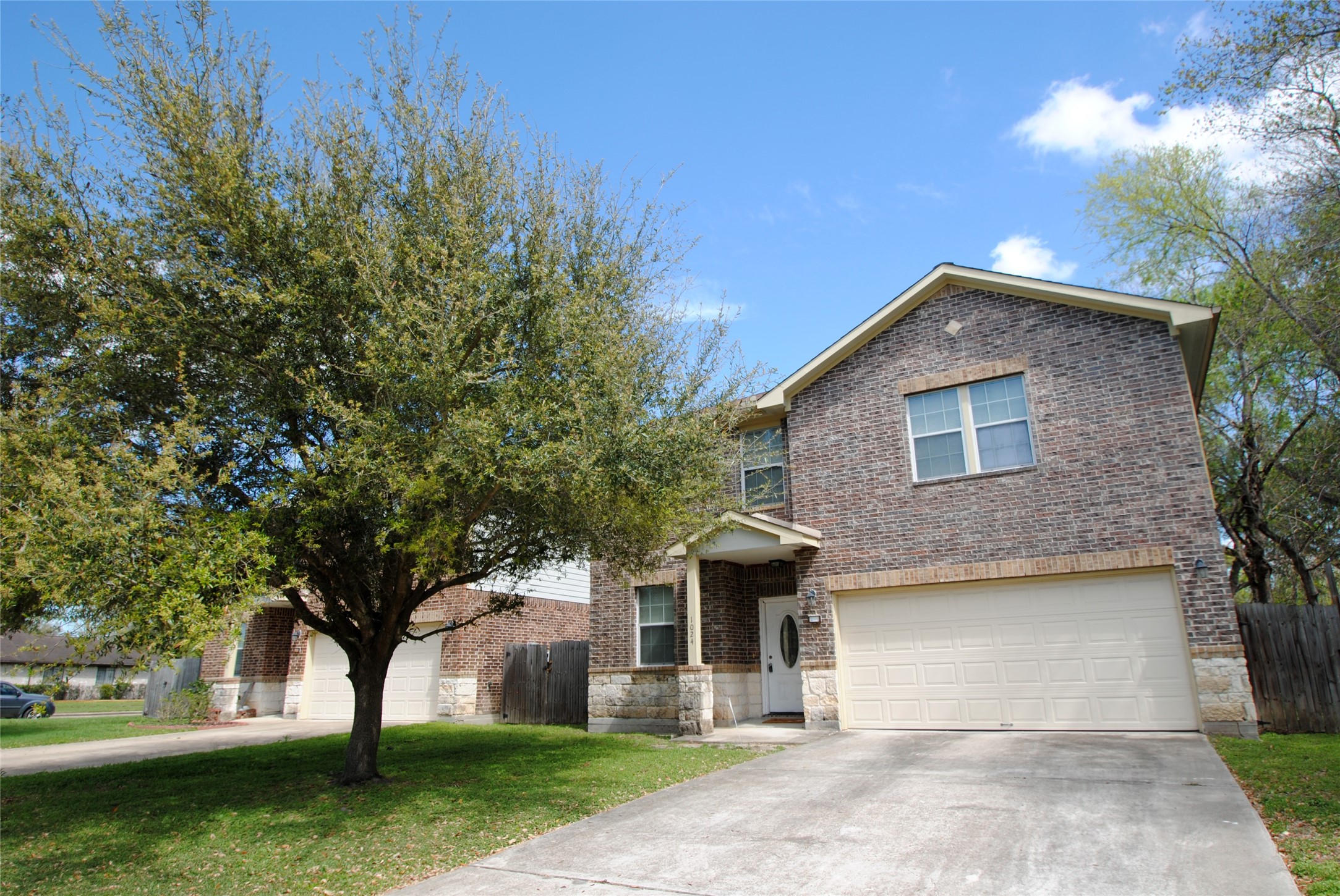 Listing photo 1