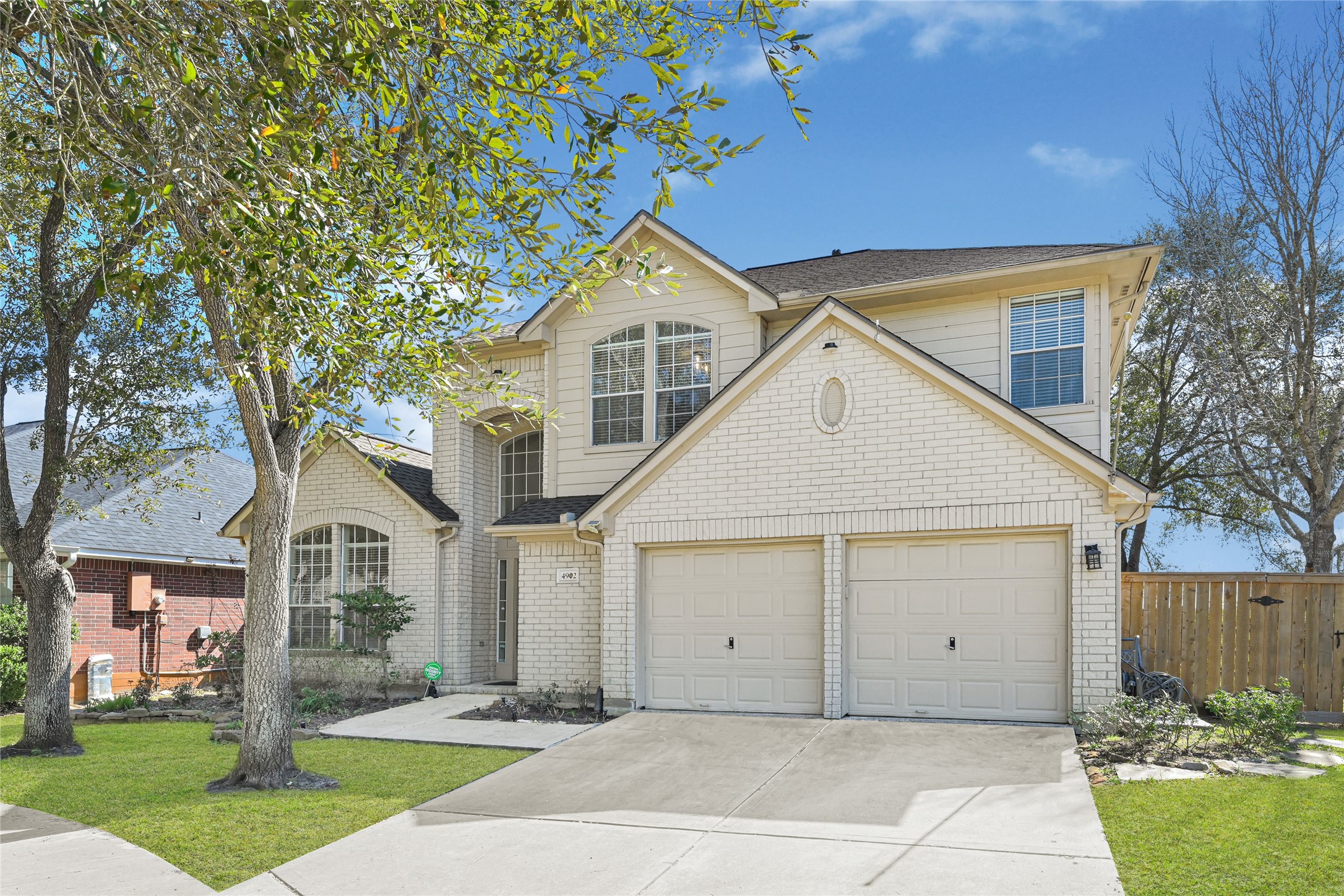 Listing photo 1