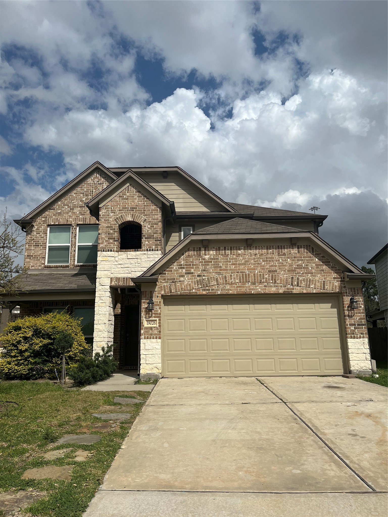 Listing photo 1